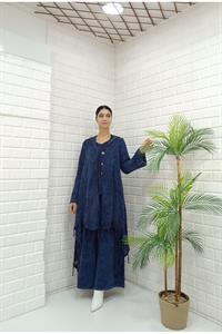 Kadın Kapüşonlu Önü Düğmeli Etekleri ve Kolları Dantel Detaylı Püsküllü Hırka