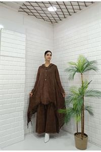 Kadın Kapüşonlu Önü Düğmeli Etekleri ve Kolları Dantel Detaylı Püsküllü Hırka