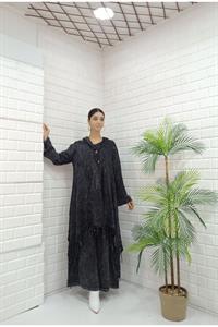 Kadın Kapüşonlu Önü Düğmeli Etekleri ve Kolları Dantel Detaylı Püsküllü Hırka