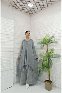 Kadın Kapüşonlu Önü Düğmeli Etekleri ve Kolları Dantel Detaylı Püsküllü Hırka