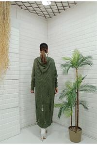 Kadın Kapüşonlu Önü Düğmeli Yırtık Detaylı Ceket Hırka