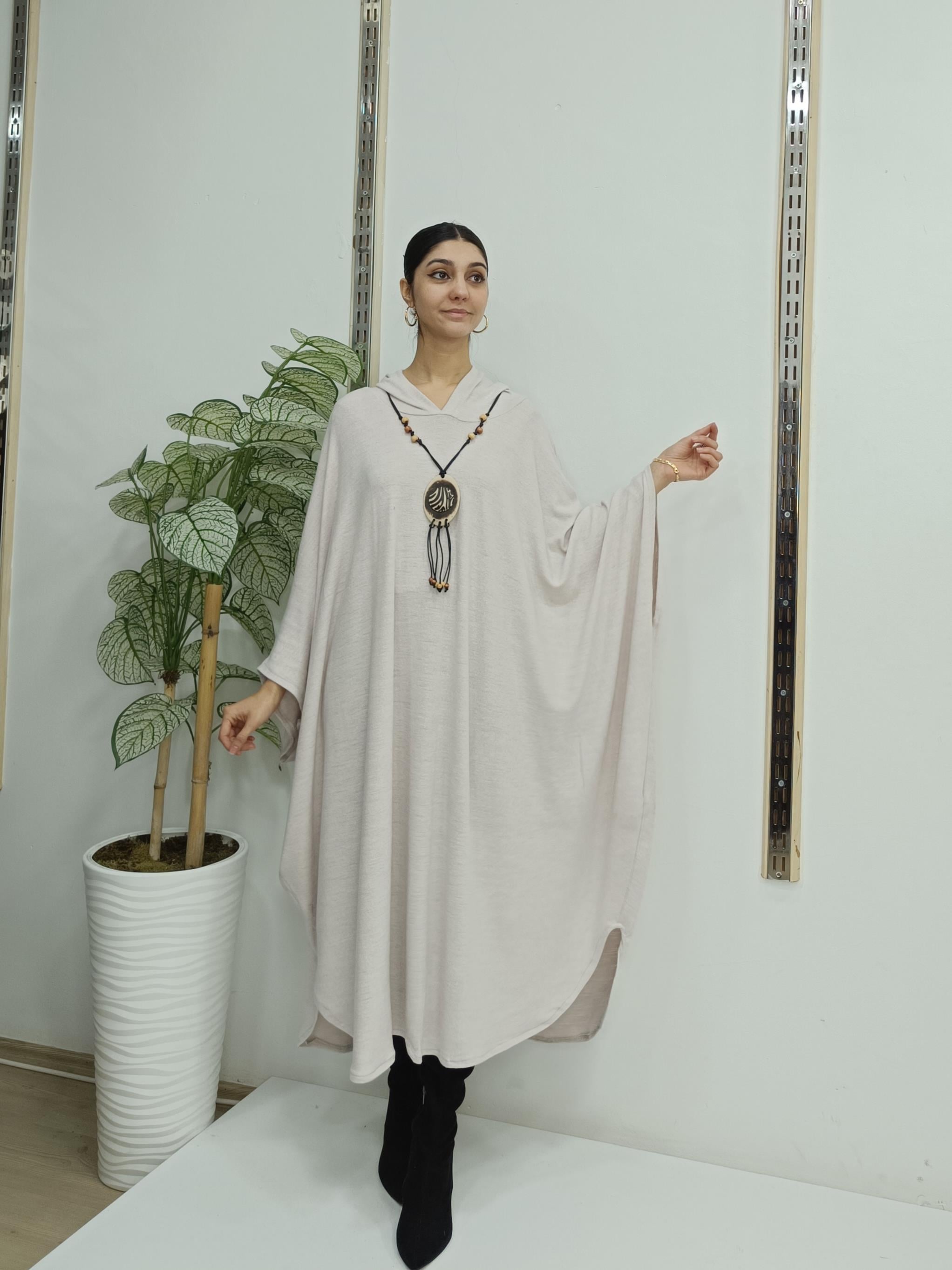 kapüşonlu panço krem