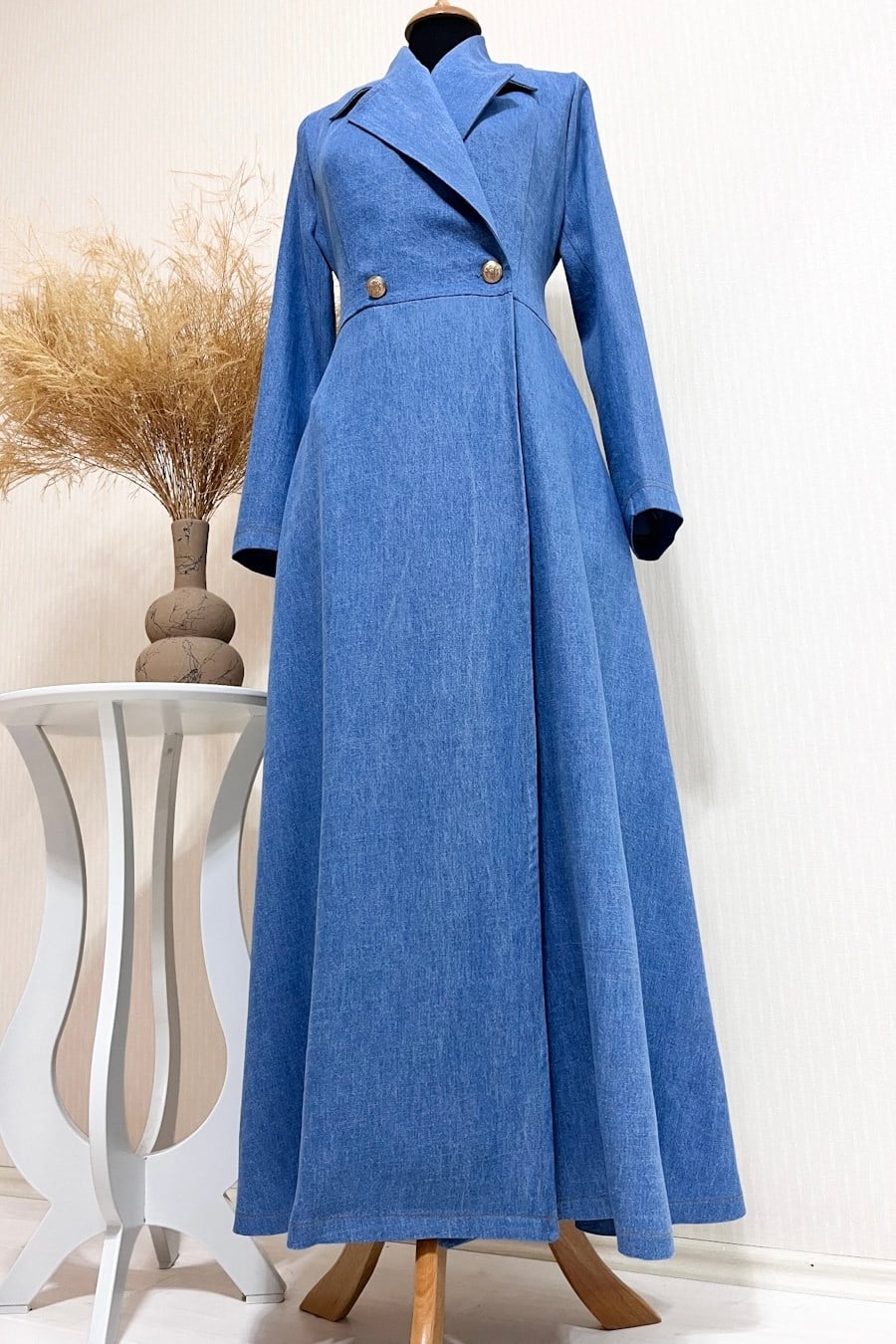 Erkek Yakalı Belden Oturtmalı Eteği Kloş Kruvaze Mavi Denim Uzun Ceket