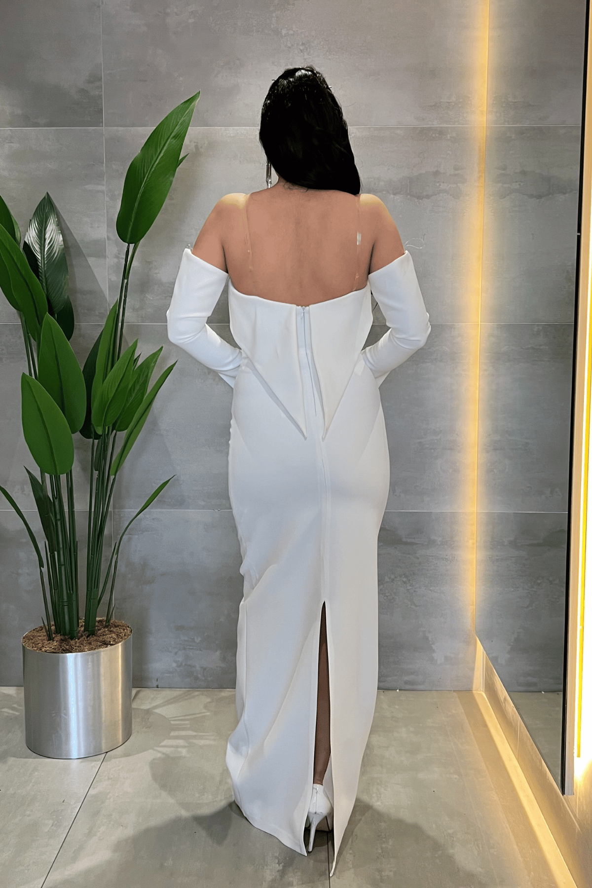 Atlas Kumaş Straplez Eldiven Detaylı Elbise - BEYAZ