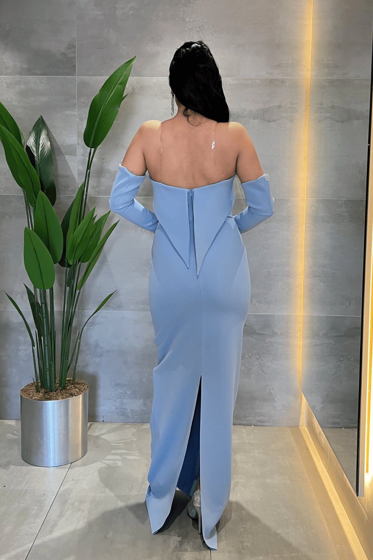 Atlas Kumaş Straplez Eldiven Detaylı Elbise - BEBE MAVİSİ