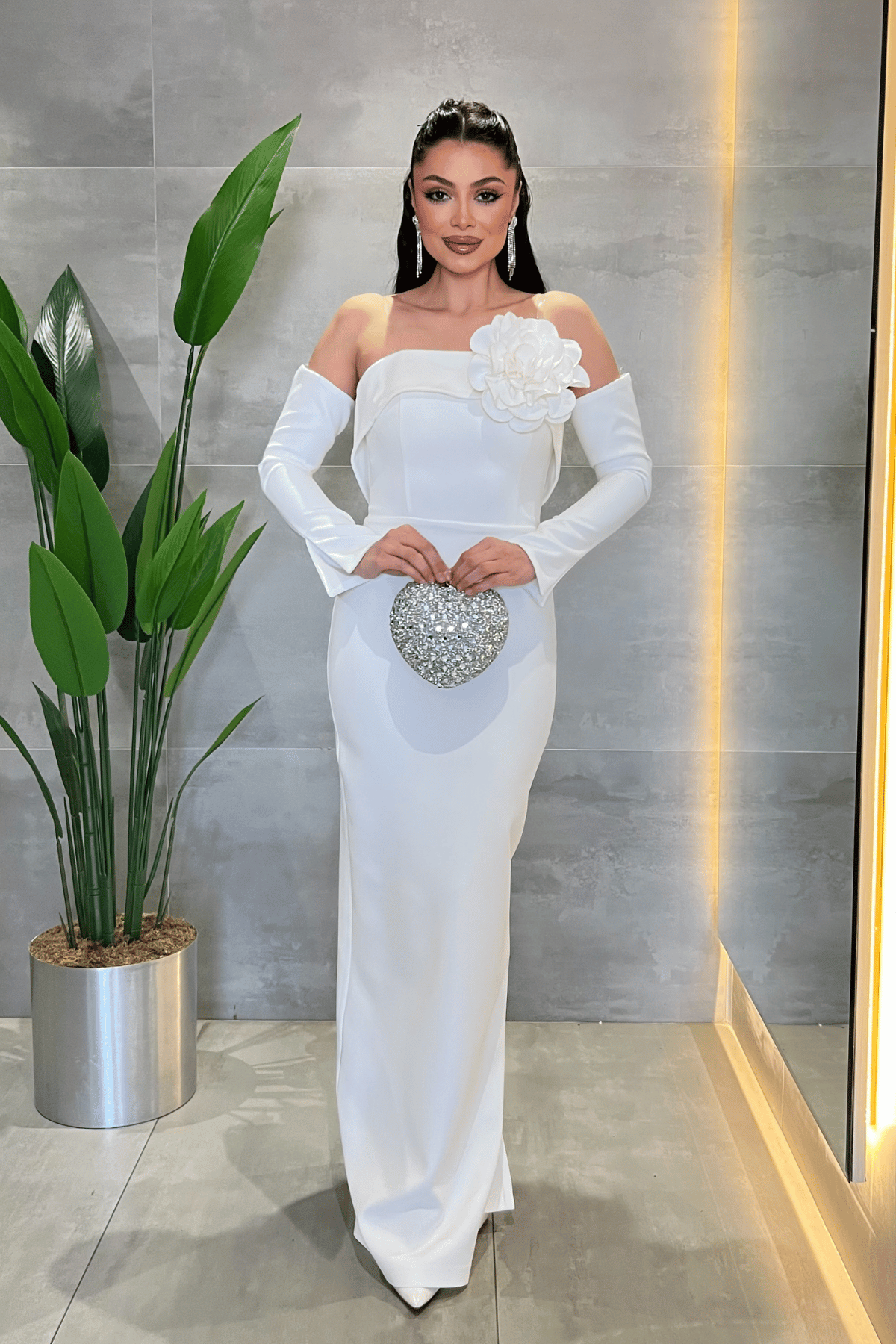 Atlas Kumaş Straplez Eldiven Detaylı Elbise - BEYAZ