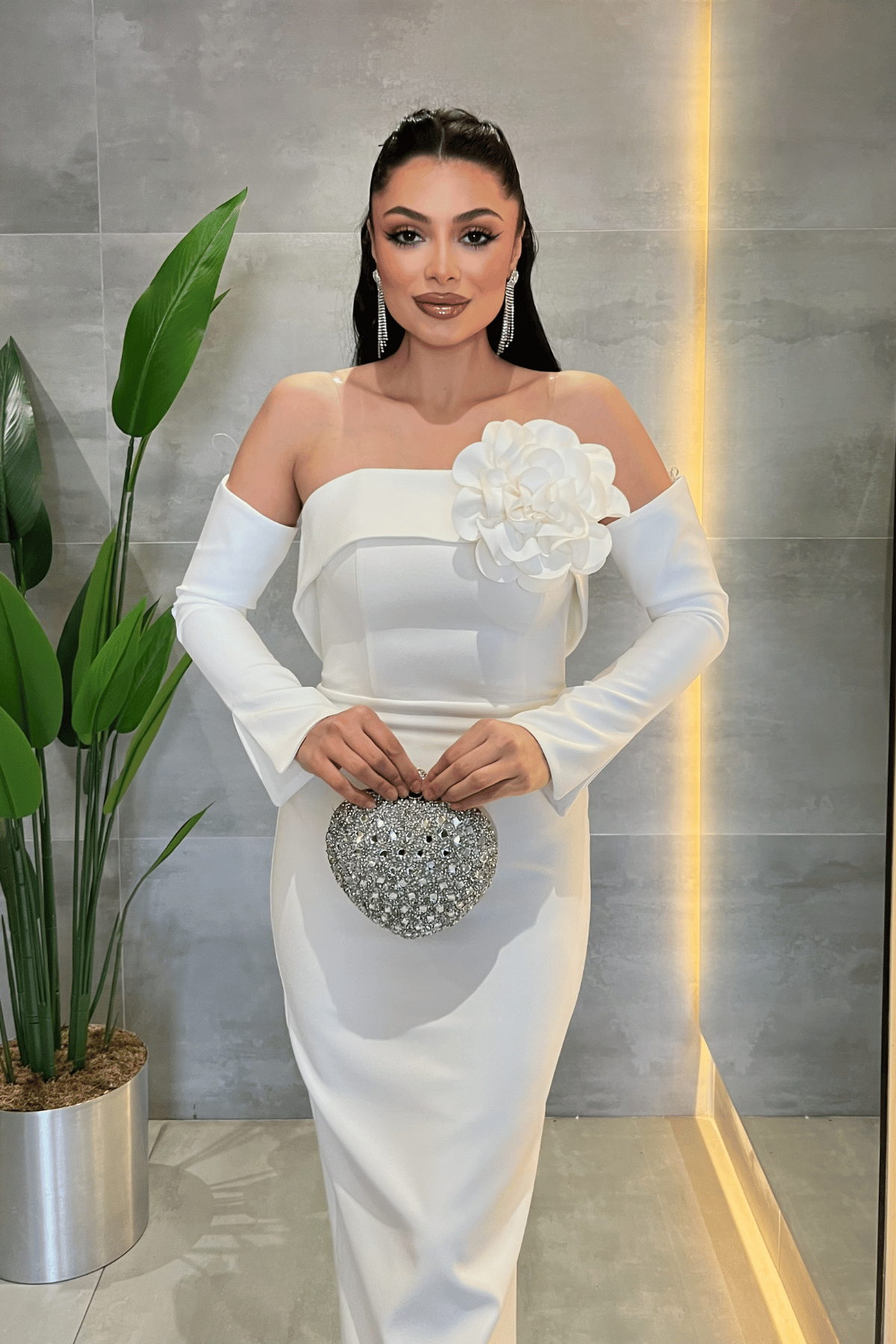 Atlas Kumaş Straplez Eldiven Detaylı Elbise - BEYAZ