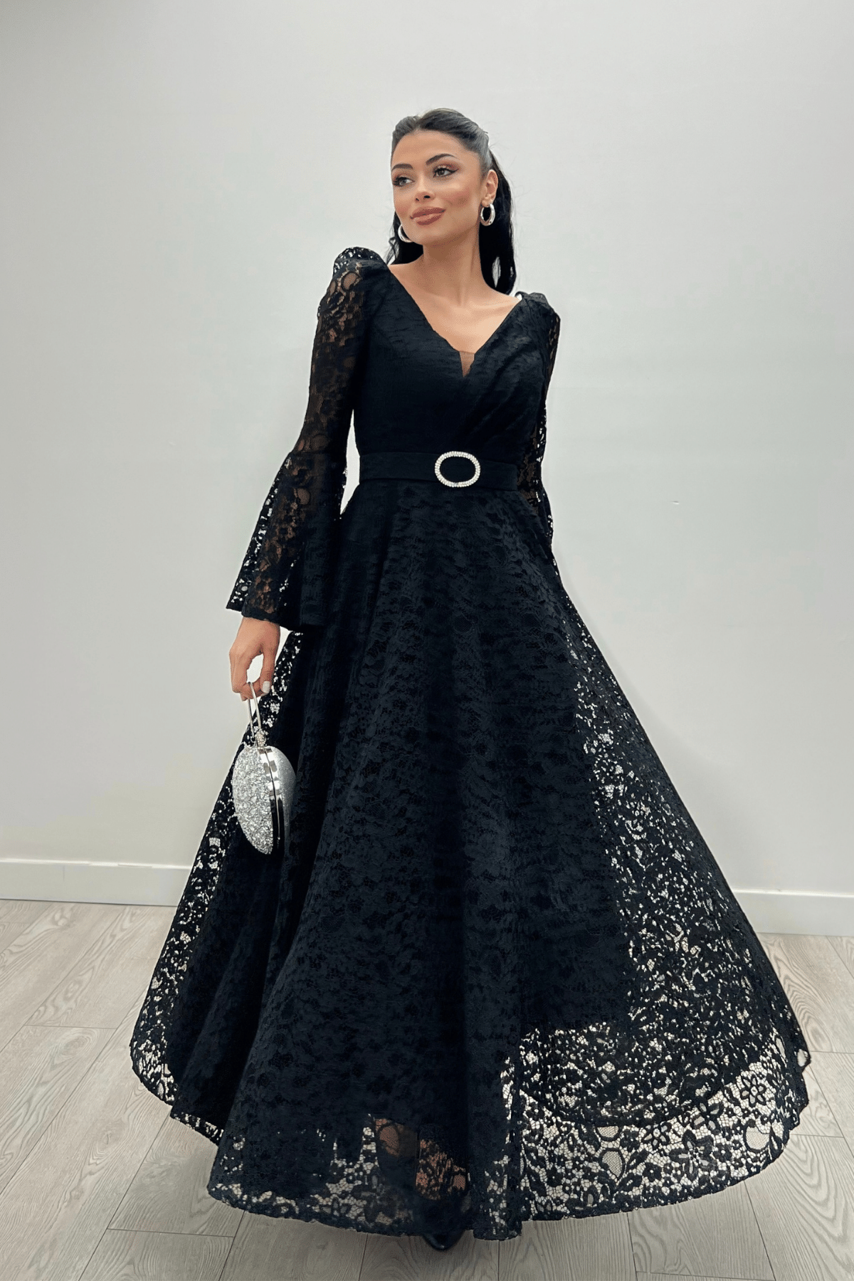 Dantel Kumaş Kolları Volan Detaylı - SİYAH