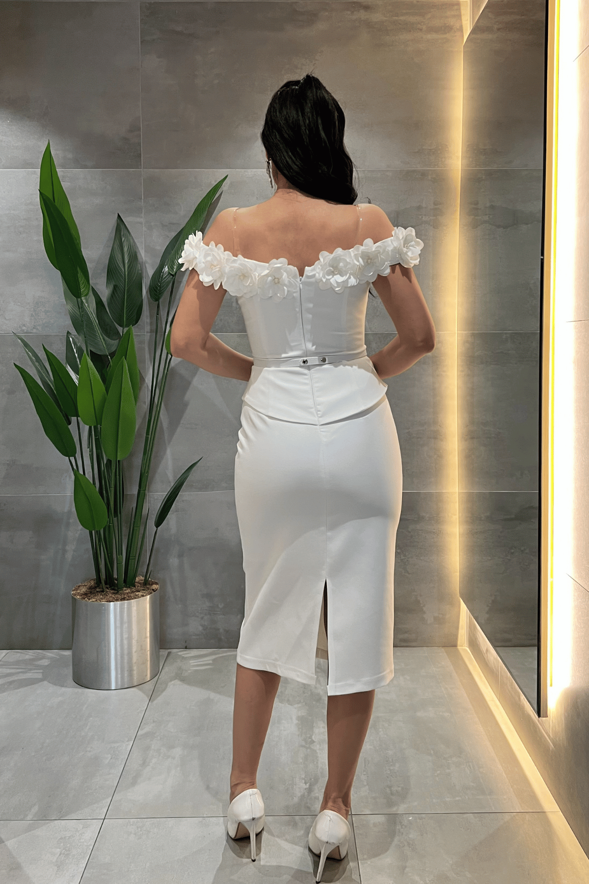 Double Kumaş Çiçek Detaylı Kalem Elbise - BEYAZ