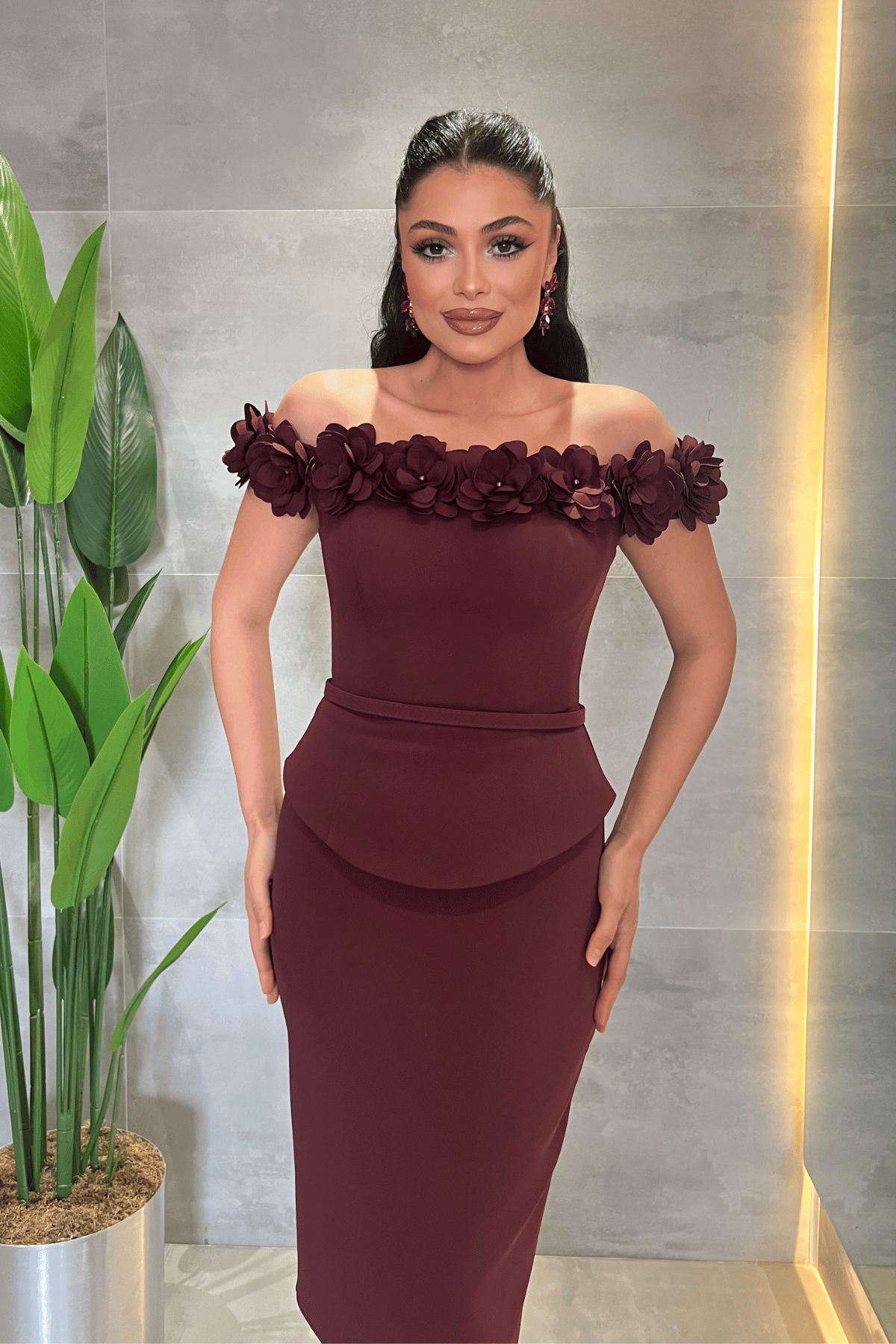 Double Kumaş Çiçek Detaylı Kalem Elbise - BORDO