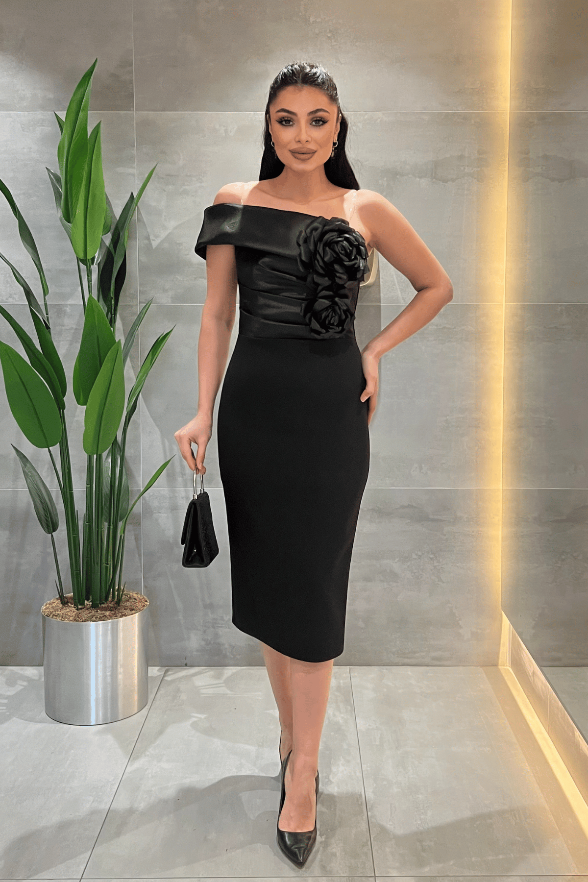 Double Kumaş Organze Çiçek Detaylı Kalem Elbise - SİYAH