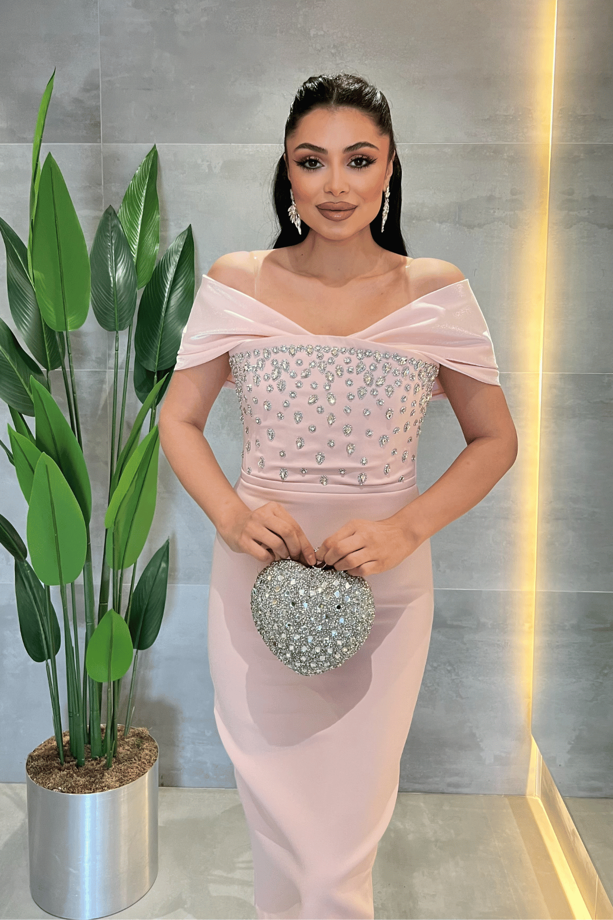 Double Kumaş Taş Detaylı Kayık Yaka Kalem Elbise - PUDRA