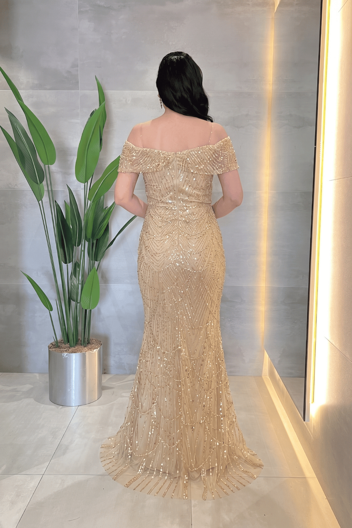 Kayık Yaka Boncuklu Kumaş Abiye Elbise - GOLD