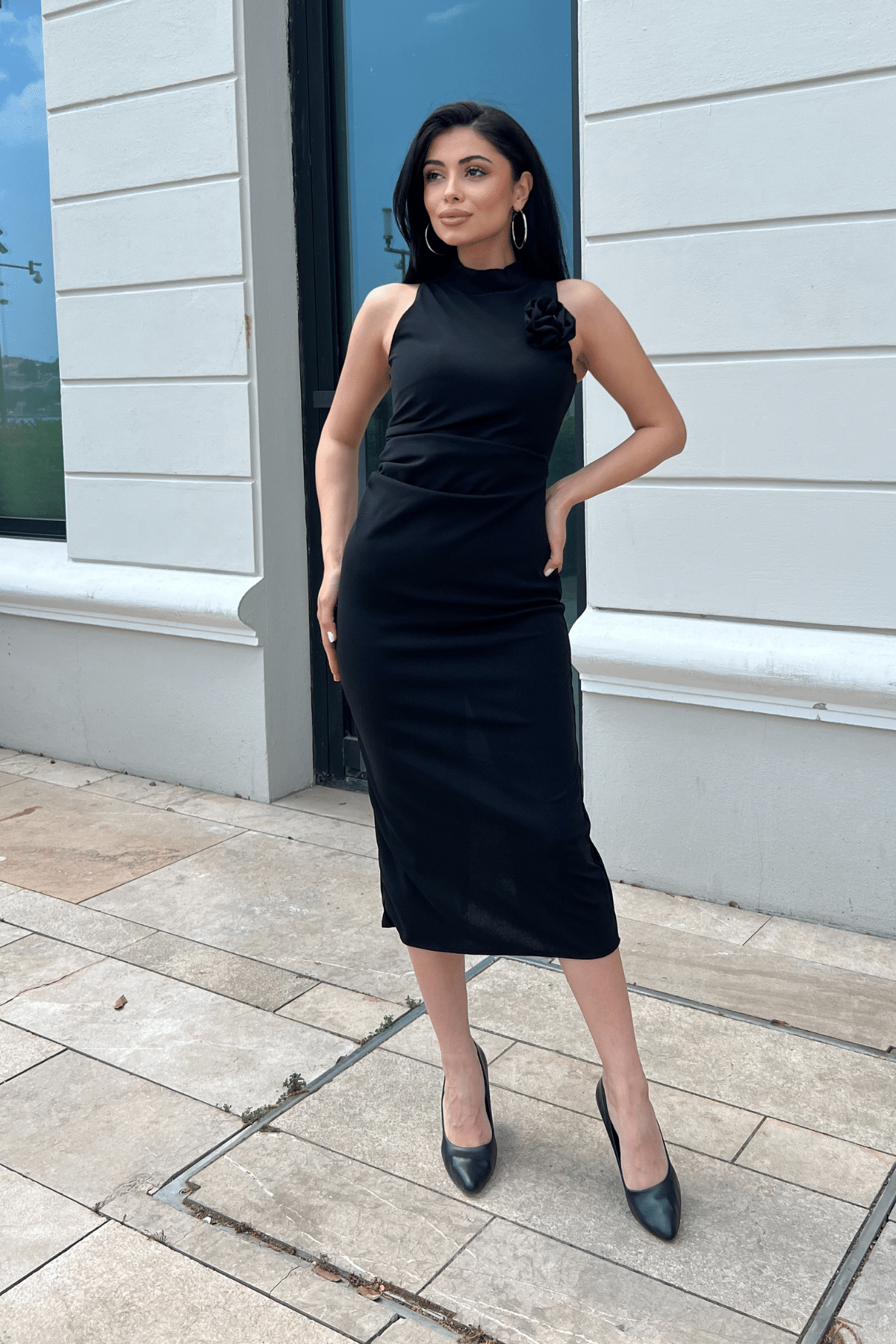 Krep Kumaş Büzgü Detaylı Sıfır Kol Kalem Elbise - SİYAH