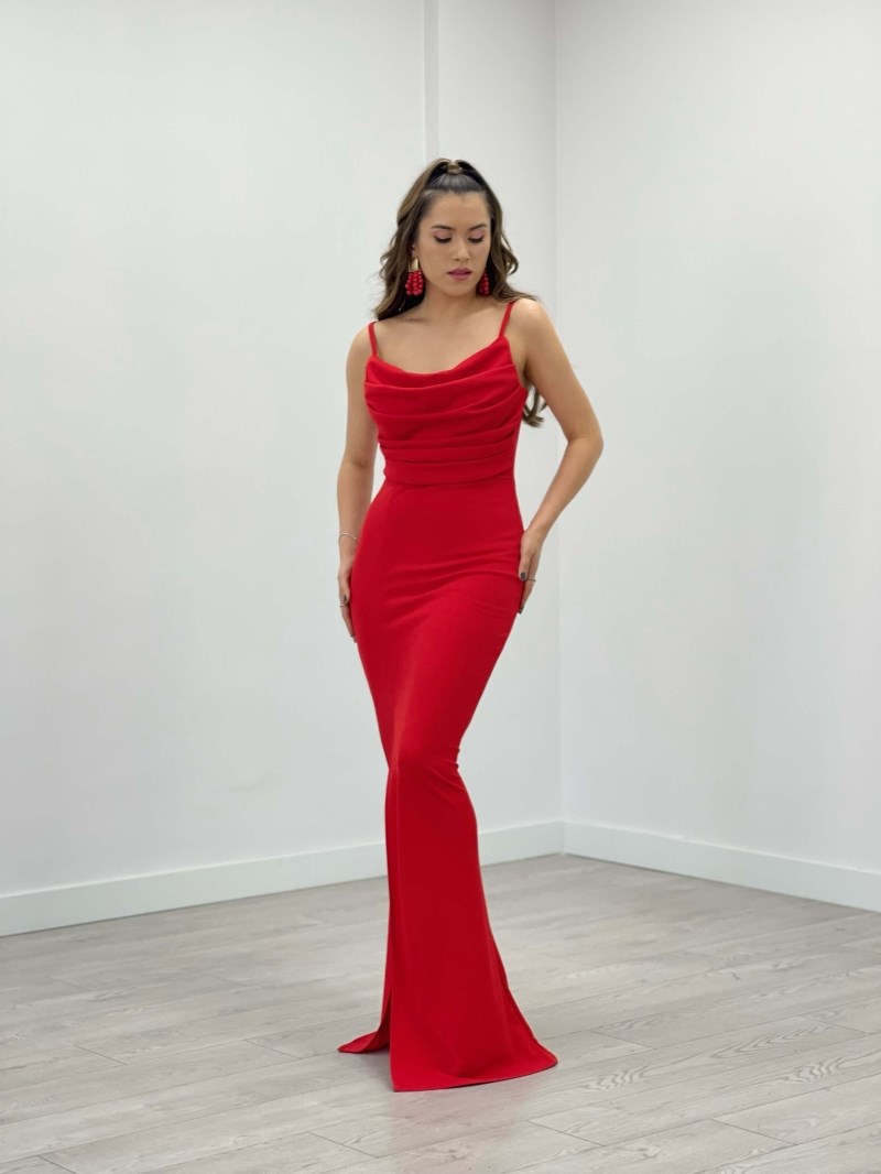 Krep Kumaş Degaje Yaka Askılı Elbise - KIRMIZI