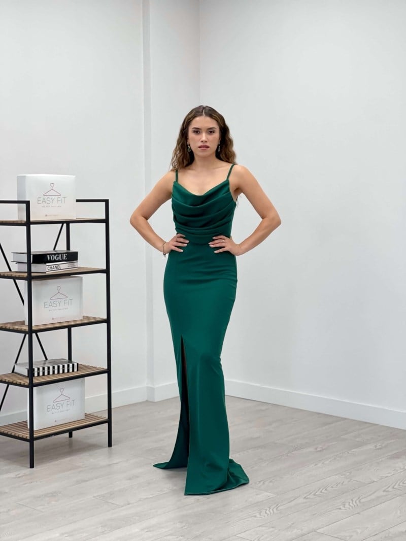 Krep Kumaş Degaje Yaka Askılı Elbise - ZÜMRÜT YEŞİL