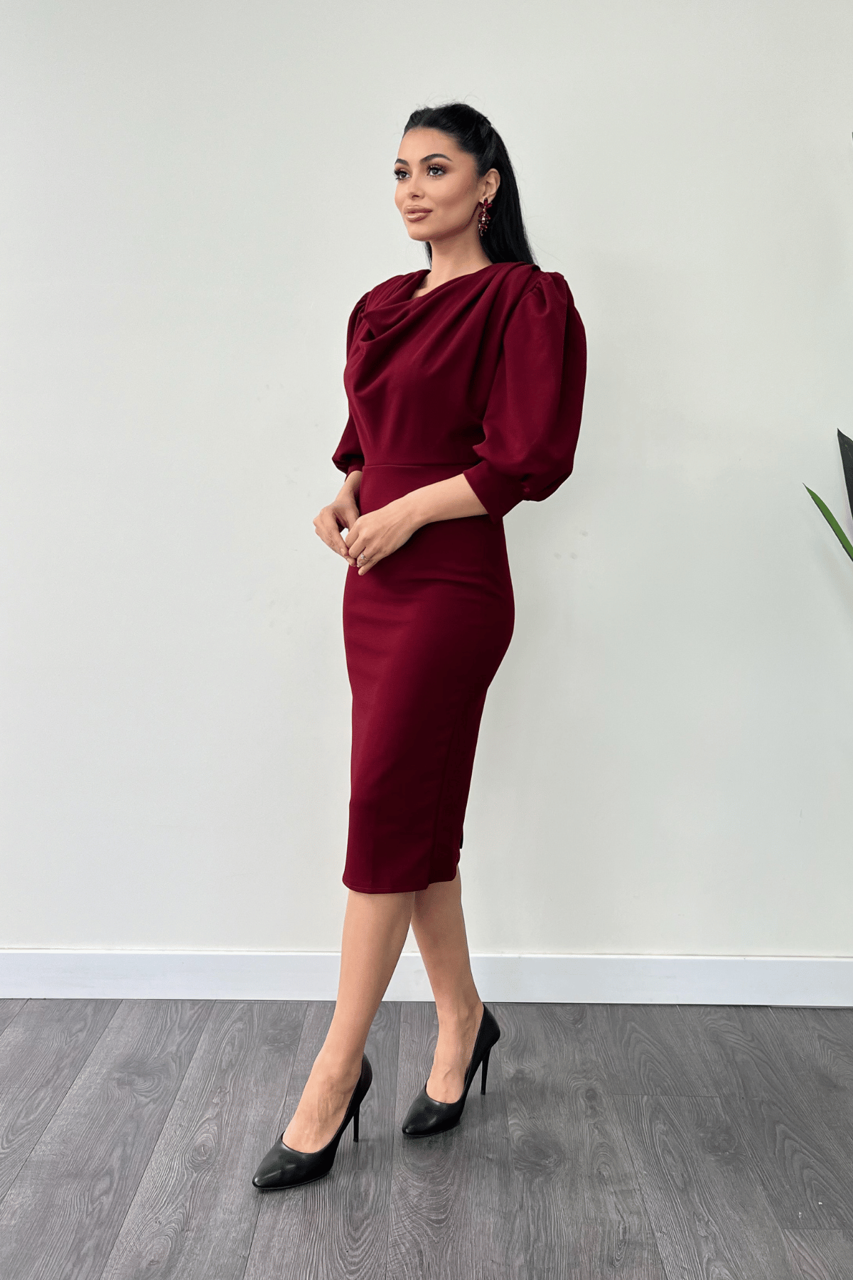 Krep Kumaş Degaje Yaka Kalem Elbise - BORDO