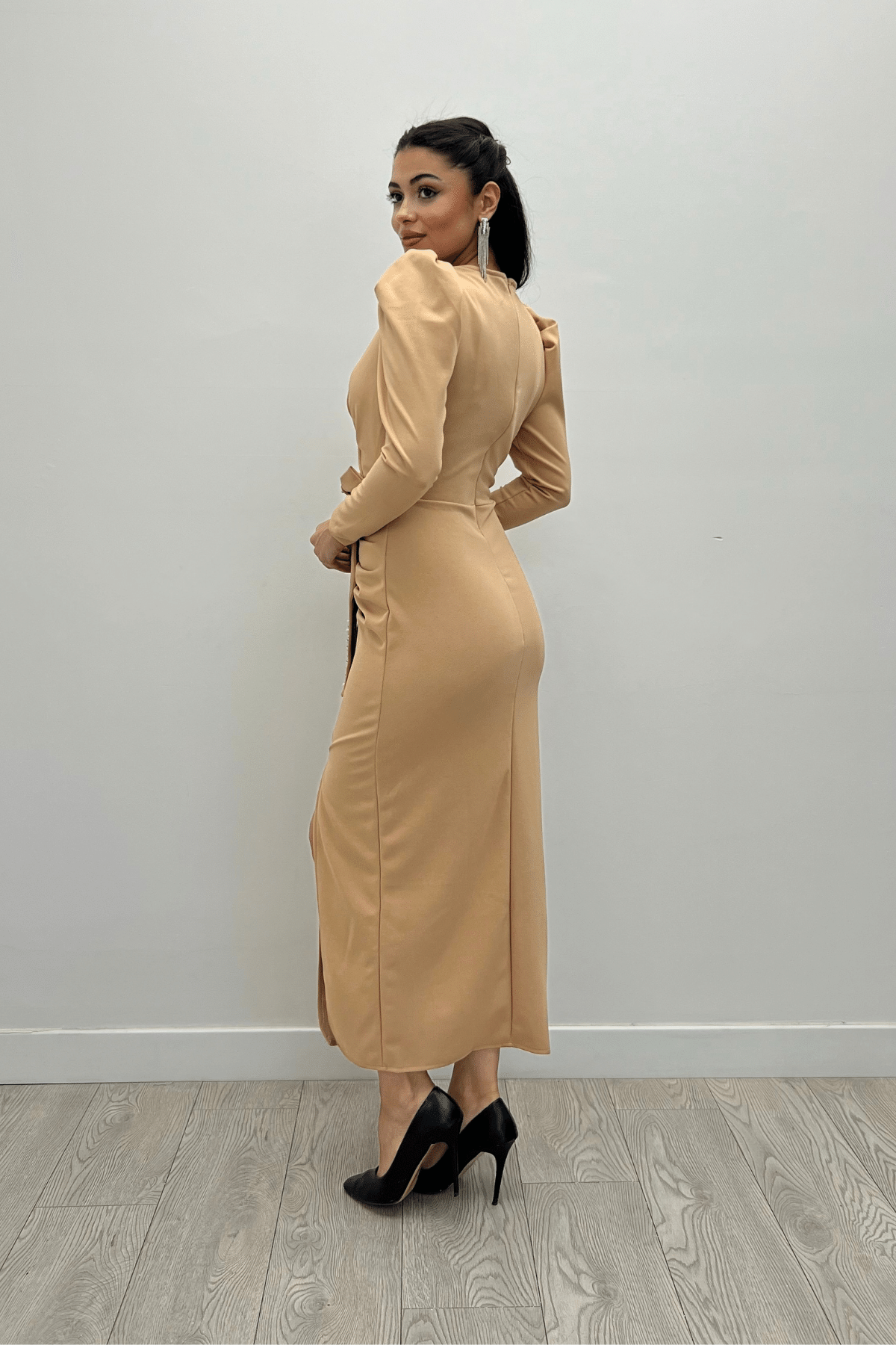 Krep Kumaş İnci Detaylı Ceket Elbise - BEJ