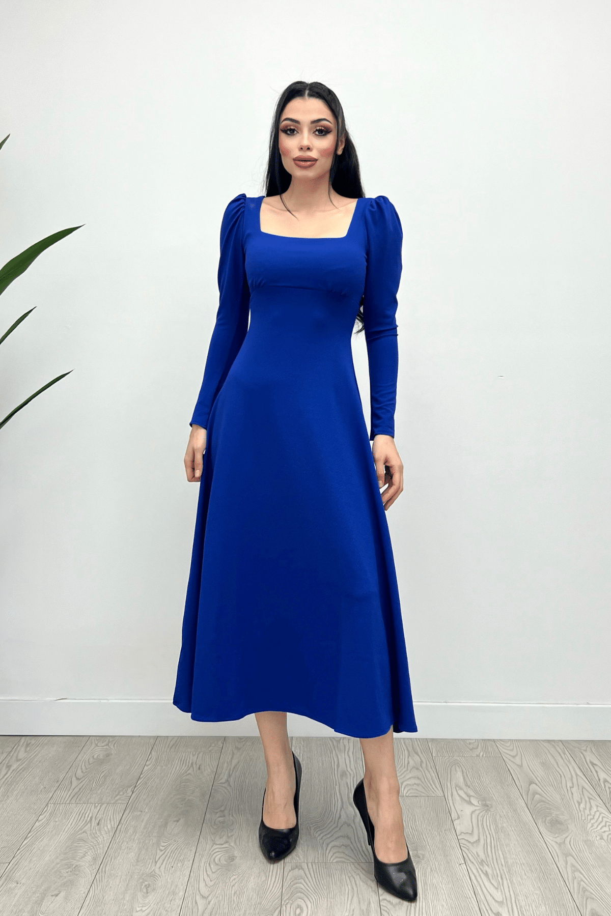 Krep Kumaş Kare Yaka Midi Elbise - Saks Mavisi