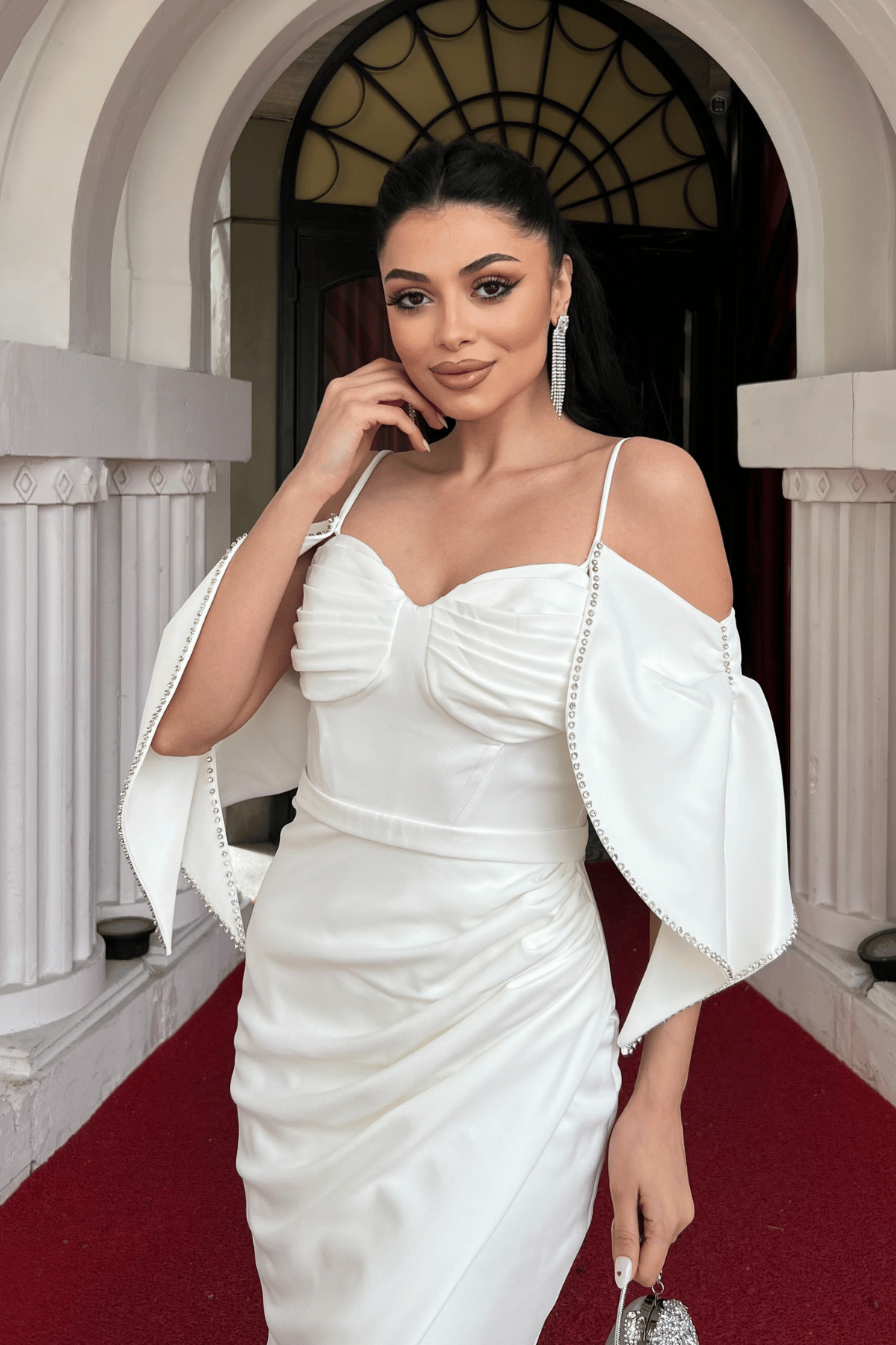 Krep Kumaş Omuz Detaylı Balık Elbise - BEYAZ