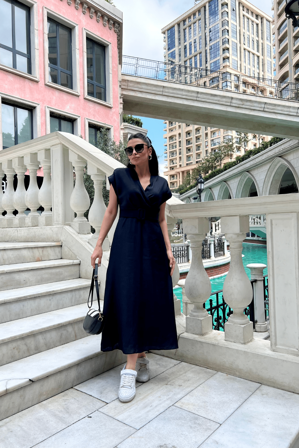 Modal Kumaş Kruvaze Yaka Midi Elbise - SİYAH