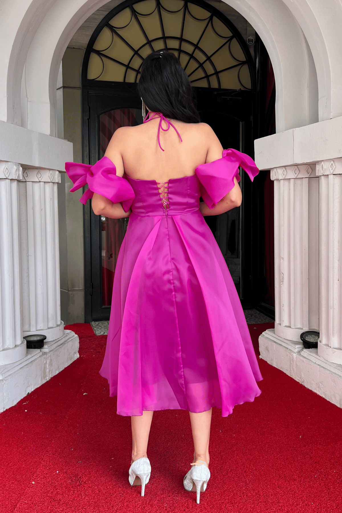 Organze Tül Kumaş Sırt Detaylı Midi Elbise - FUŞYA