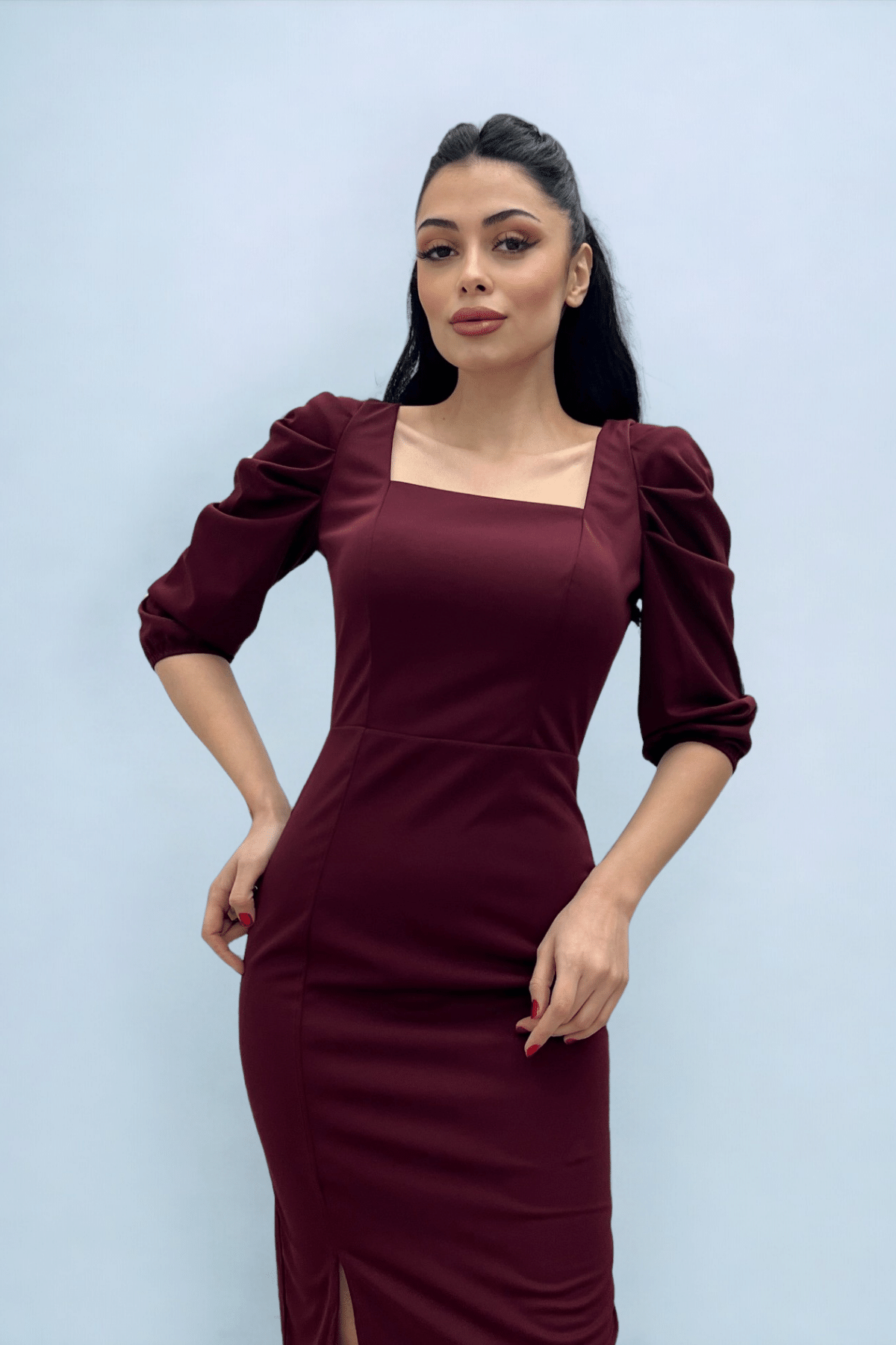 Örme Krep Kumaş Kare Yaka Yırtmaçlı Elbise - BORDO