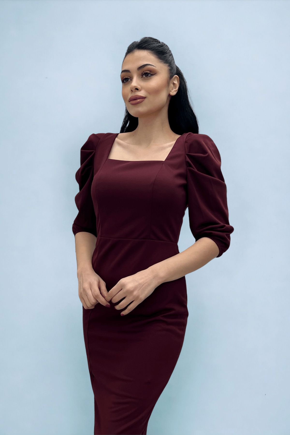 Örme Krep Kumaş Kare Yaka Yırtmaçlı Elbise - BORDO