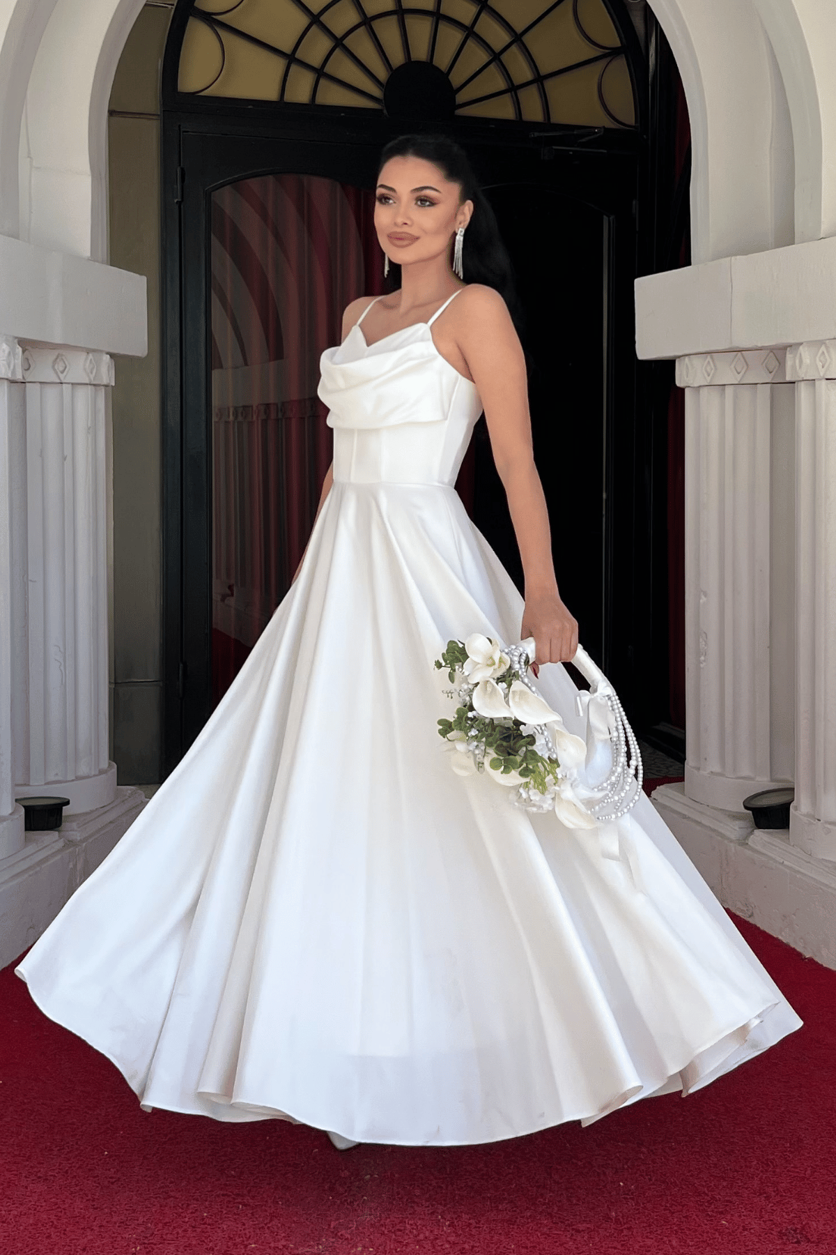 Saten Kumaş Balen Detaylı Degaje Yaka Elbise - BEYAZ