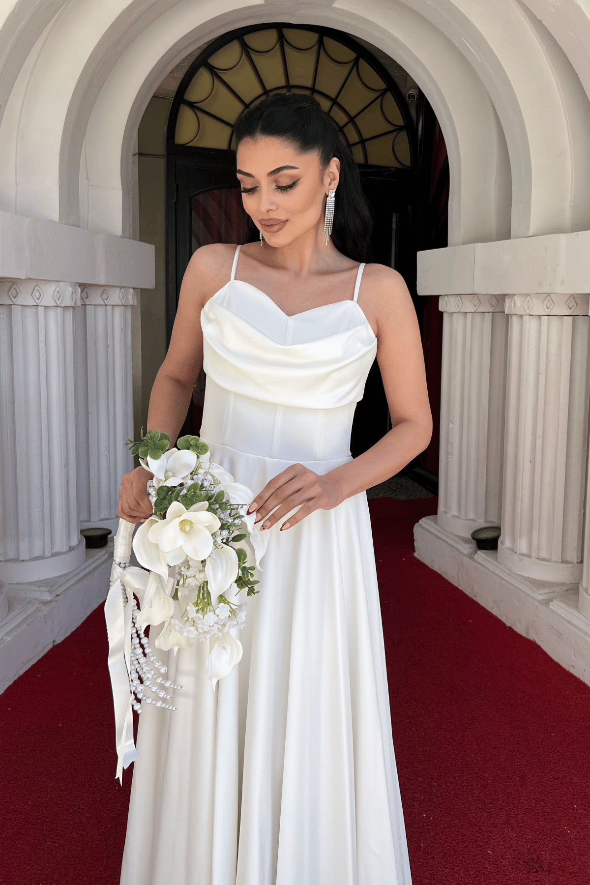 Saten Kumaş Balen Detaylı Degaje Yaka Elbise - BEYAZ