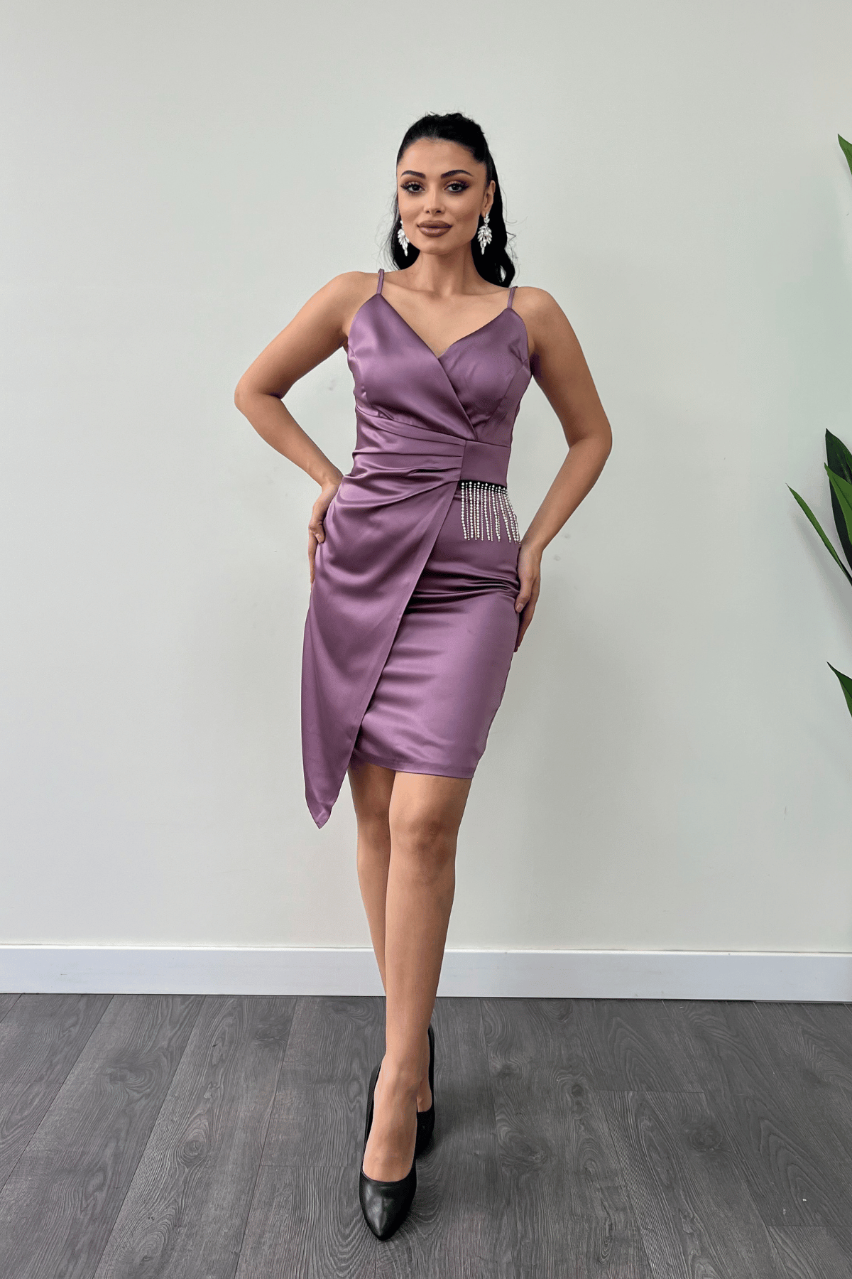 Saten Kumaş Boncuk Detaylı Elbise - LİLA