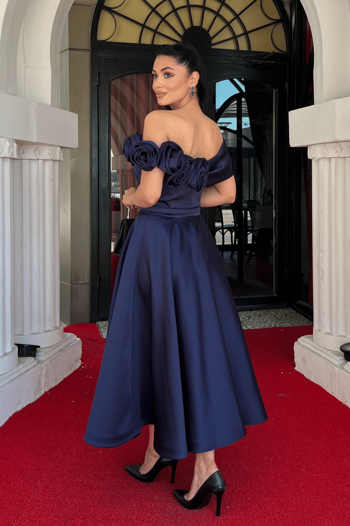 Saten Kumaş Gül Detaylı Midi Elbise - LACİVERT