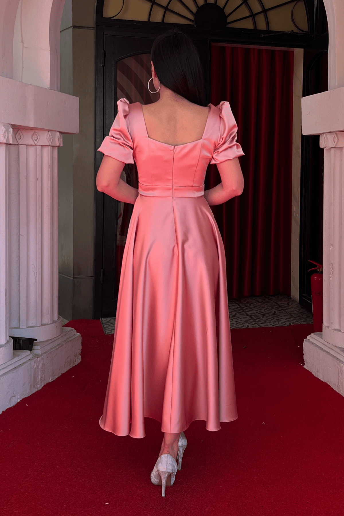 Saten Kumaş Kare Yaka Balon Kol Midi Elbise - PUDRA