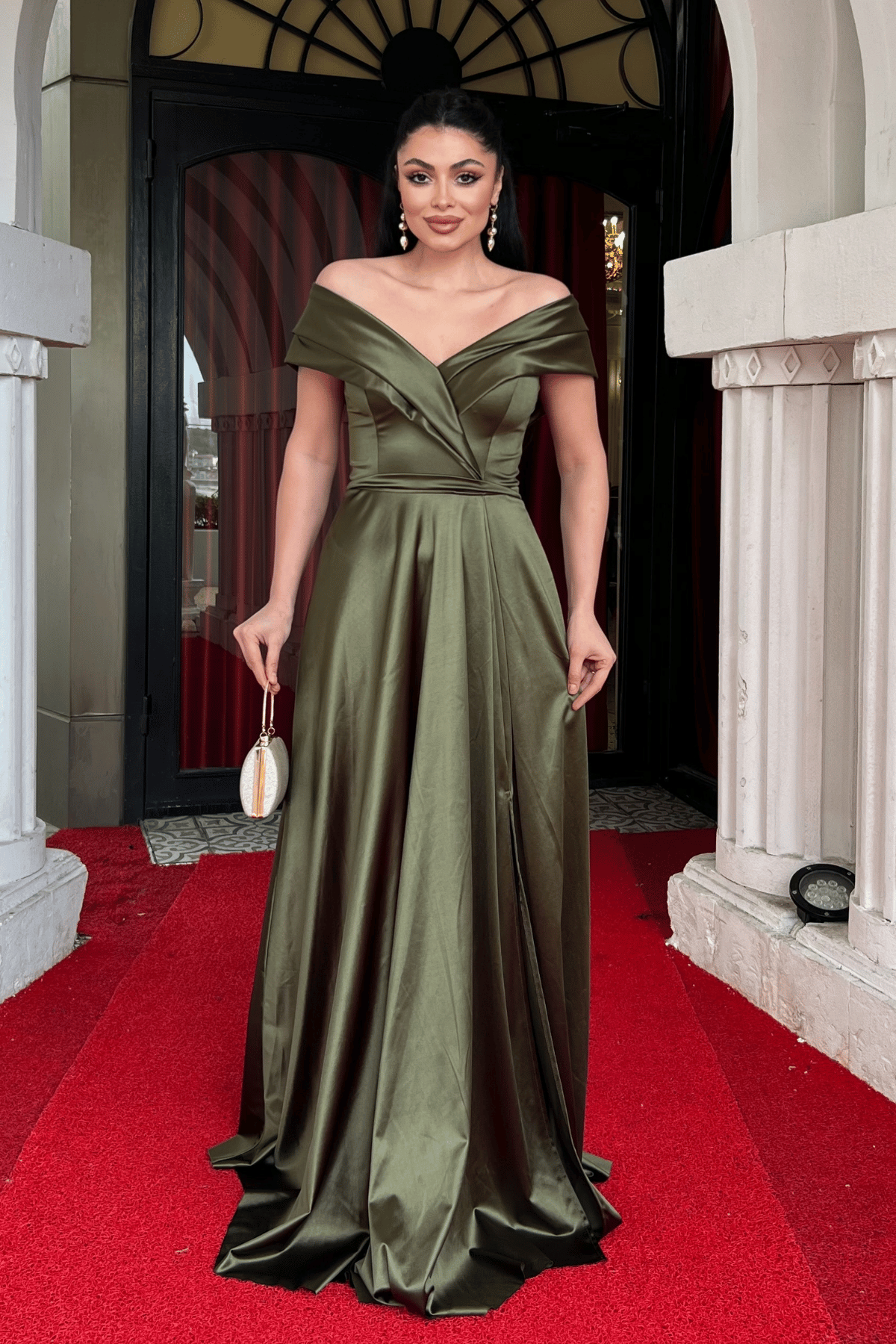 Saten Kumaş Kayık Yaka Abiye Elbise - HAKİ YEŞİLİ