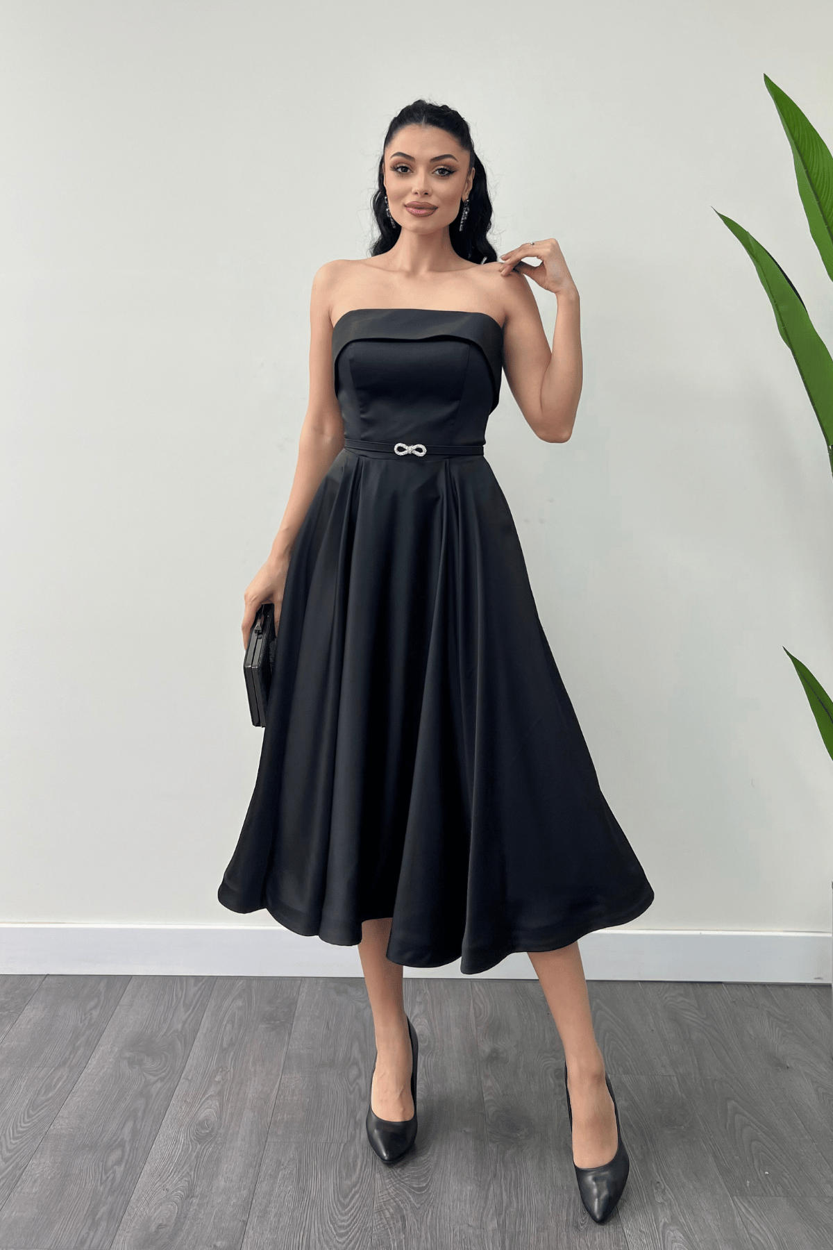 Saten Kumaş Sırt İp Detaylı Midi Elbise - SİYAH