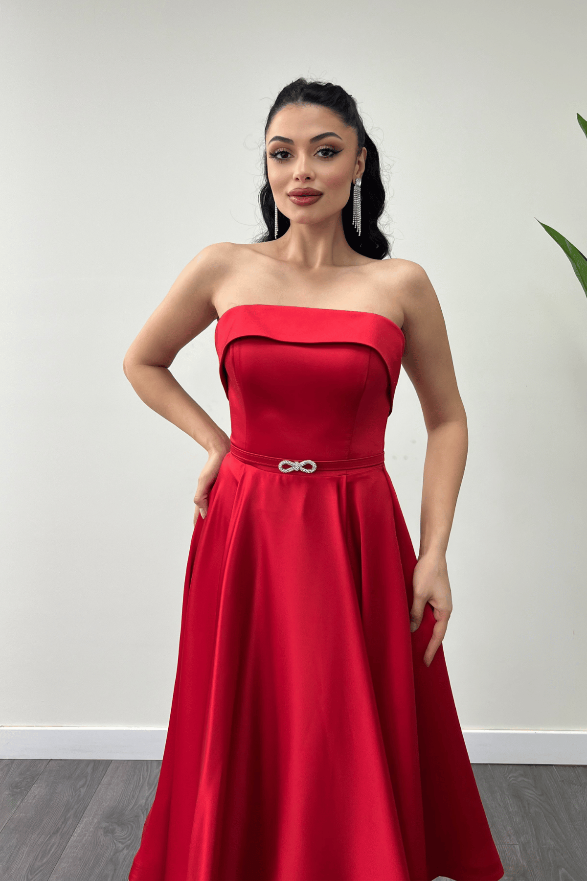 Saten Kumaş Sırt İp Detaylı Midi Elbise - KIRMIZI