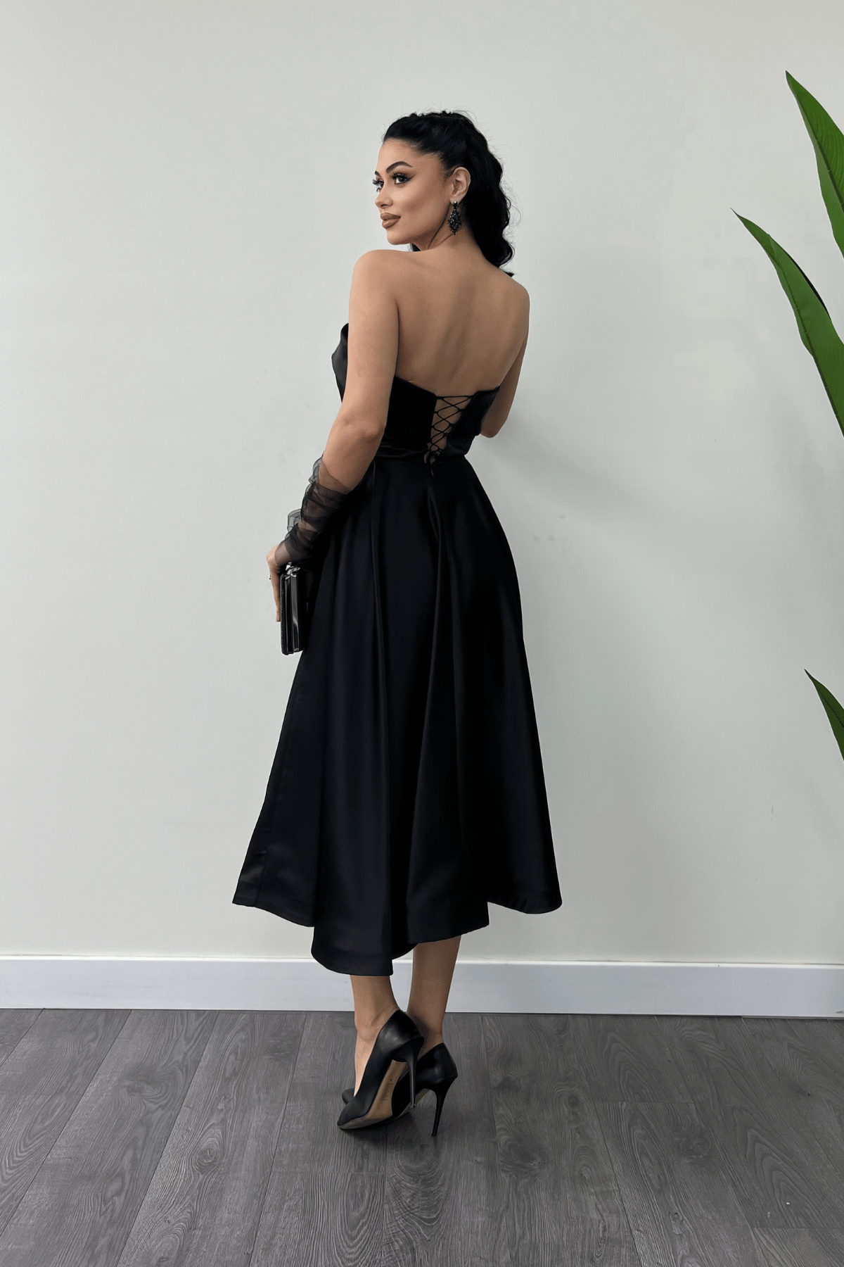 Saten Kumaş Sırt İp Detaylı Midi Elbise - SİYAH