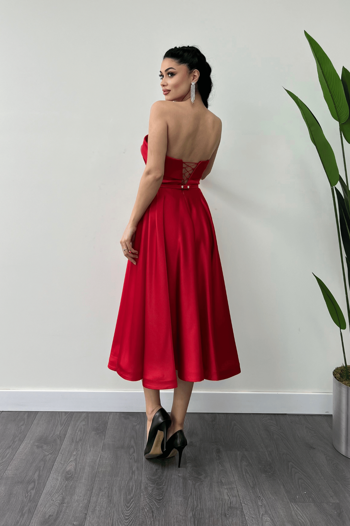 Saten Kumaş Sırt İp Detaylı Midi Elbise - KIRMIZI