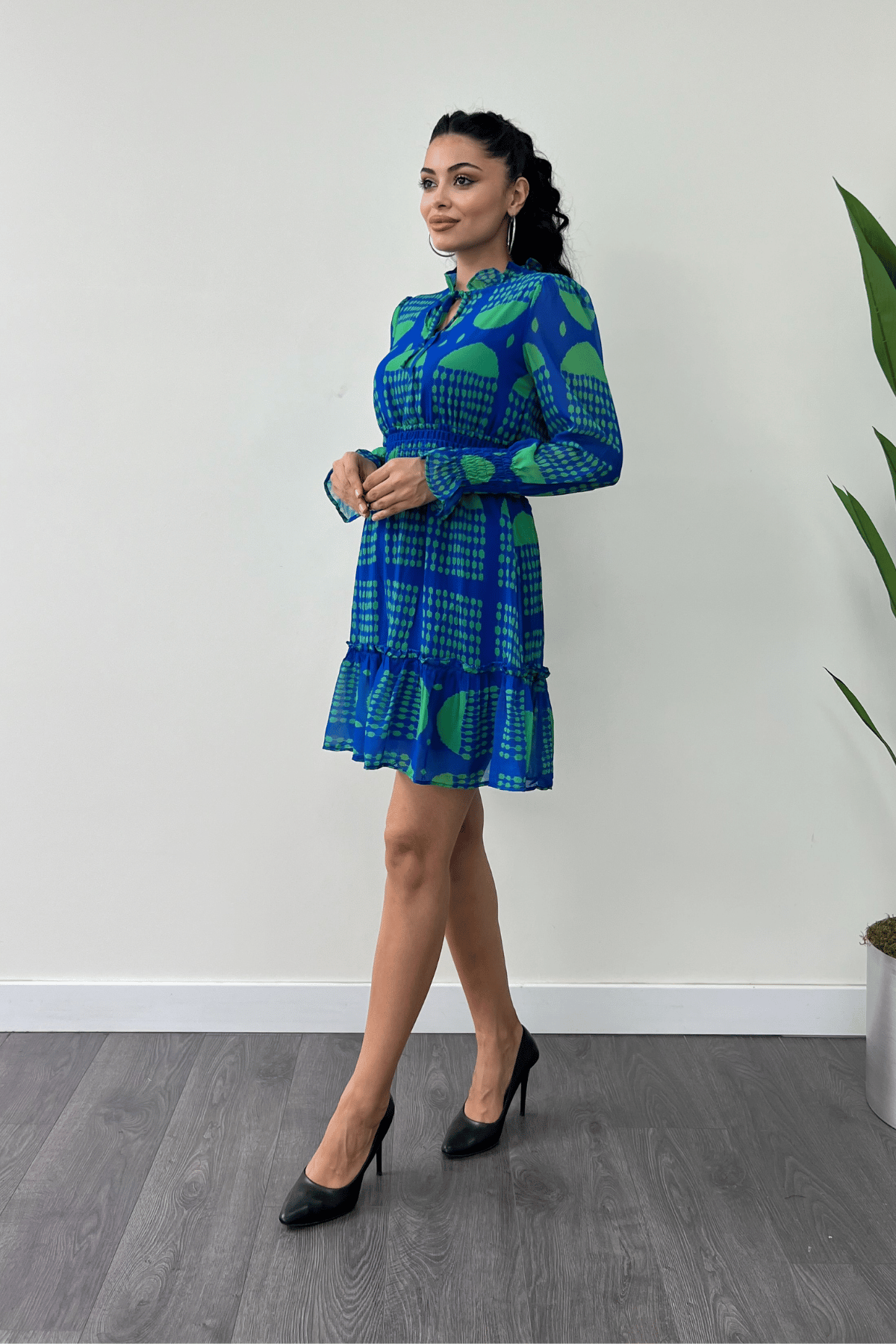 Şifon Kumaş Beli Lastik Detaylı Mini Elbise - SAKS MAVİ