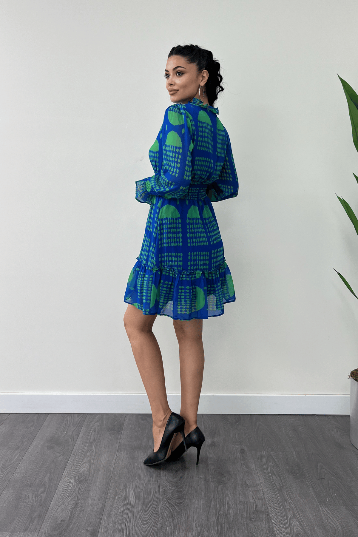 Şifon Kumaş Beli Lastik Detaylı Mini Elbise - SAKS MAVİ