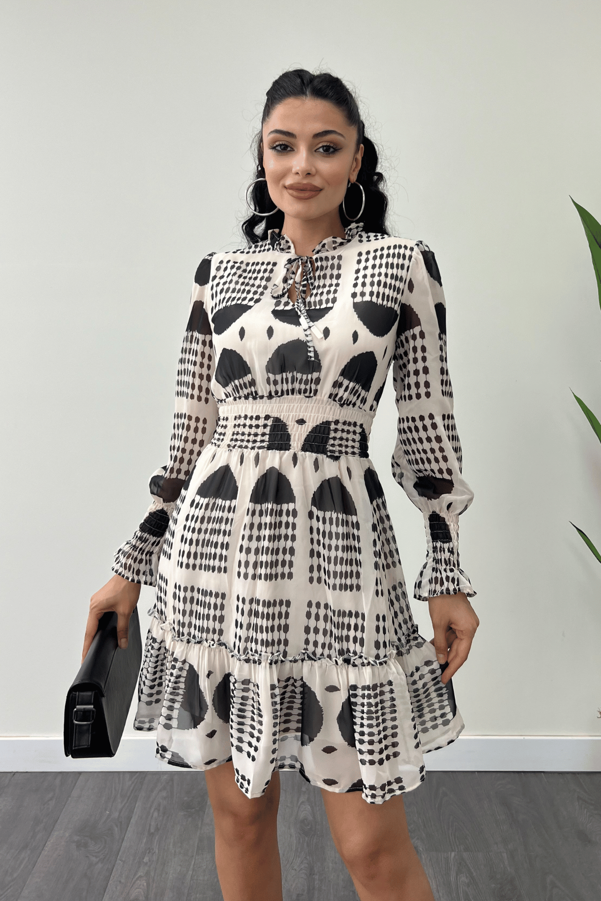 Şifon Kumaş Beli Lastik Detaylı Mini Elbise - KREM