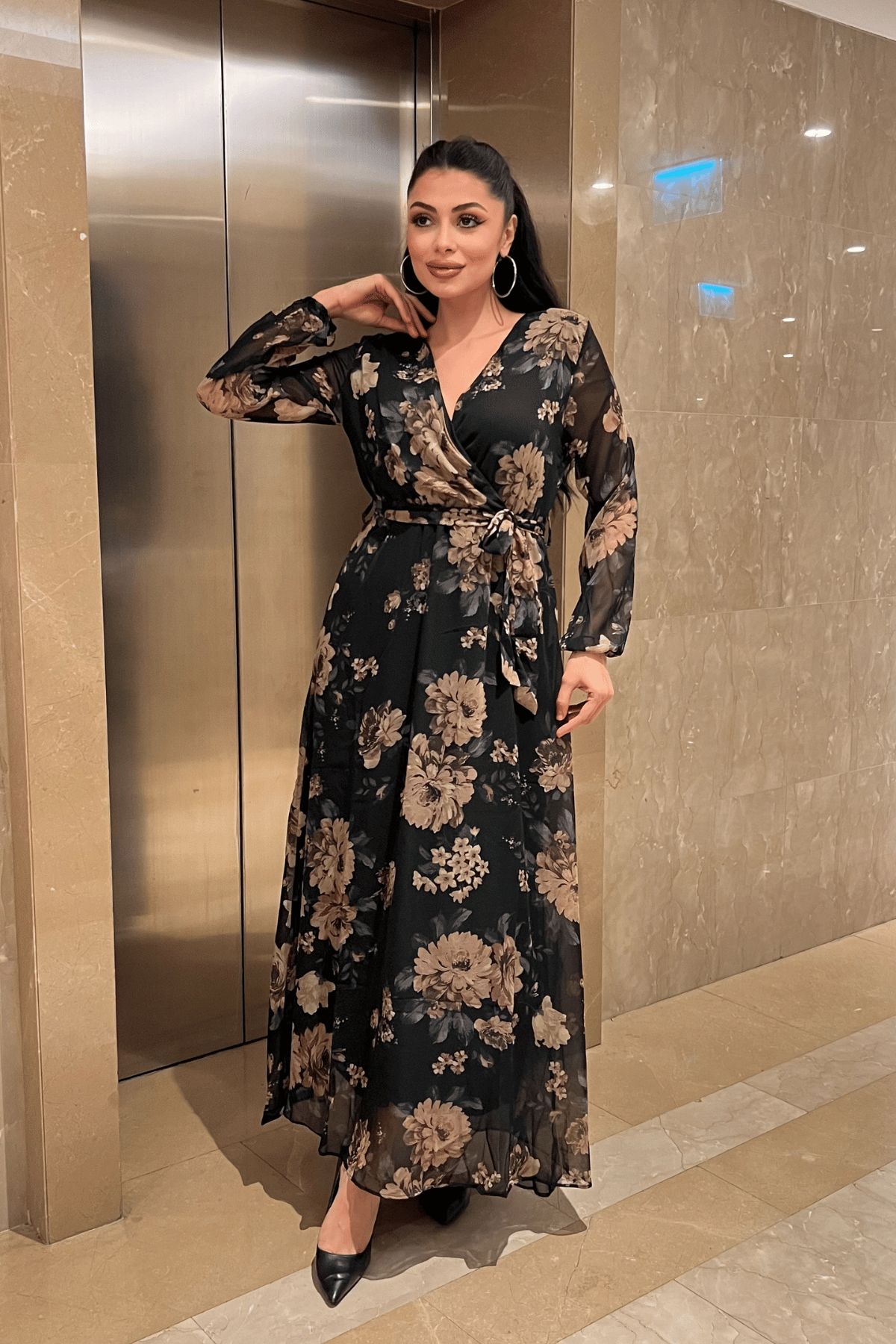 Şifon Kumaş Beli Lastikli Elbise - KAHVERENGİ