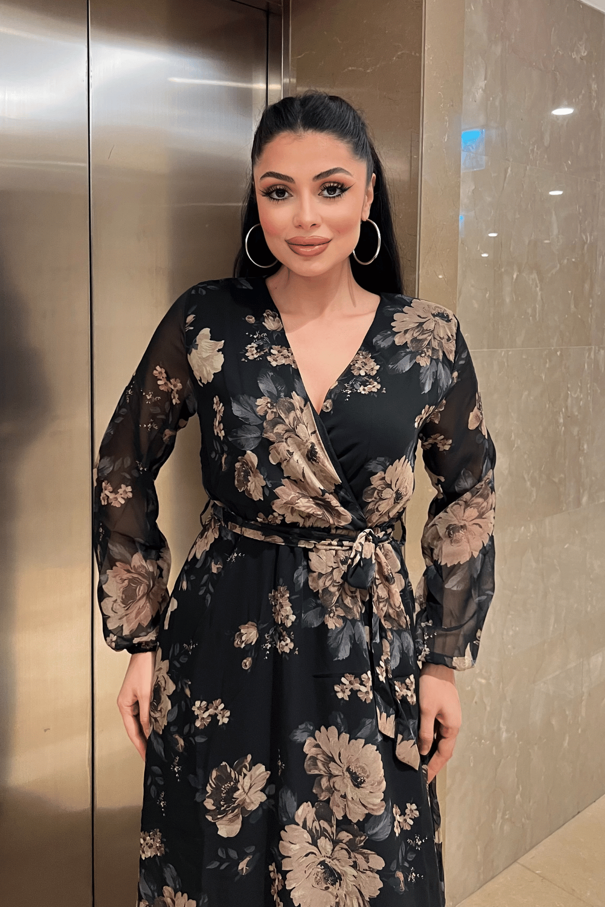 Şifon Kumaş Beli Lastikli Elbise - KAHVERENGİ