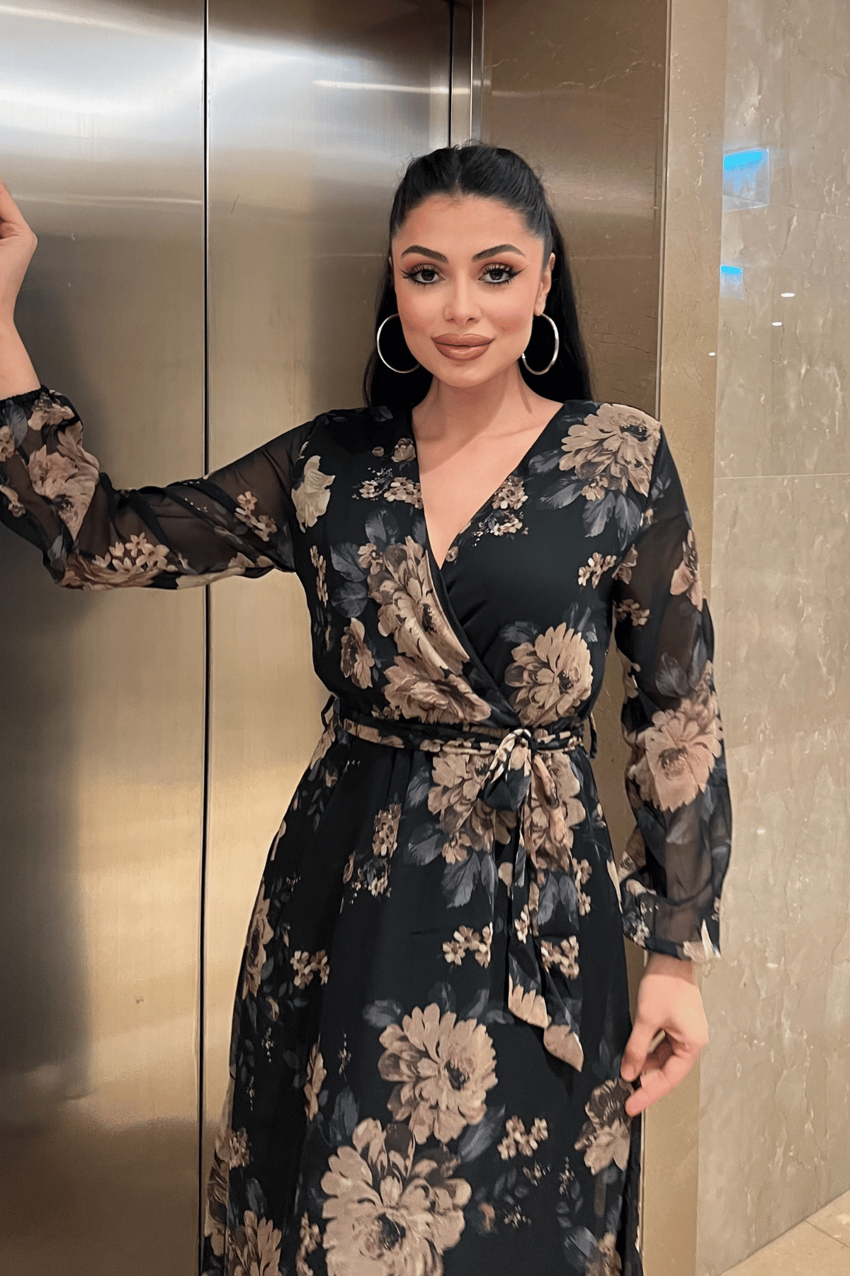 Şifon Kumaş Beli Lastikli Elbise - KAHVERENGİ