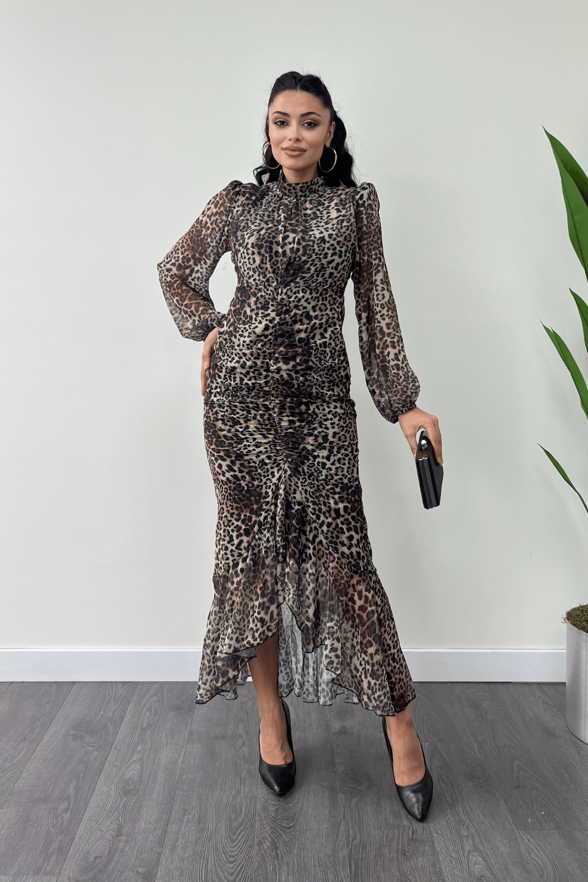 Şifon Kumaş Büzgü Detaylı Kalem Elbise - LEOPAR
