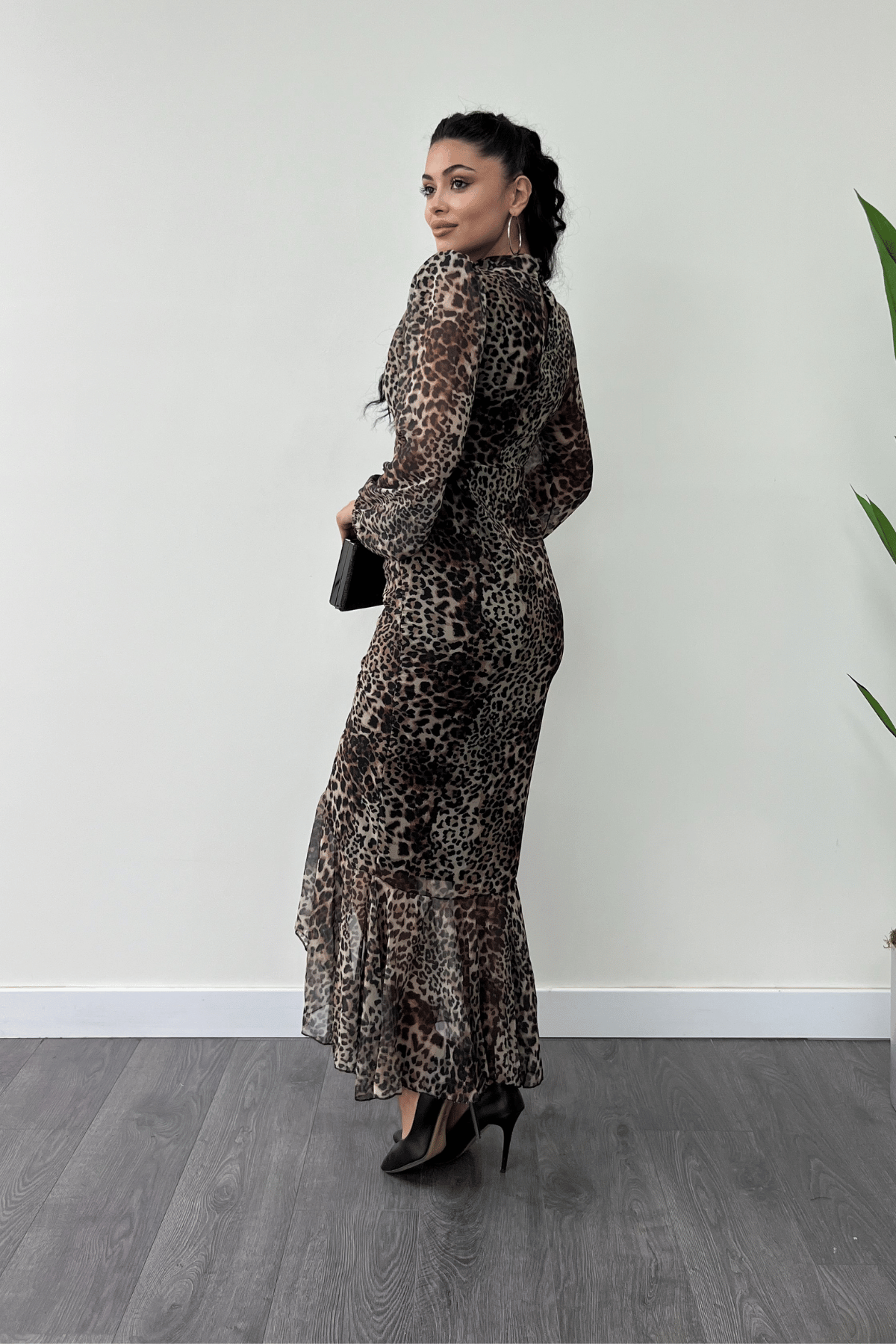 Şifon Kumaş Büzgü Detaylı Kalem Elbise - LEOPAR
