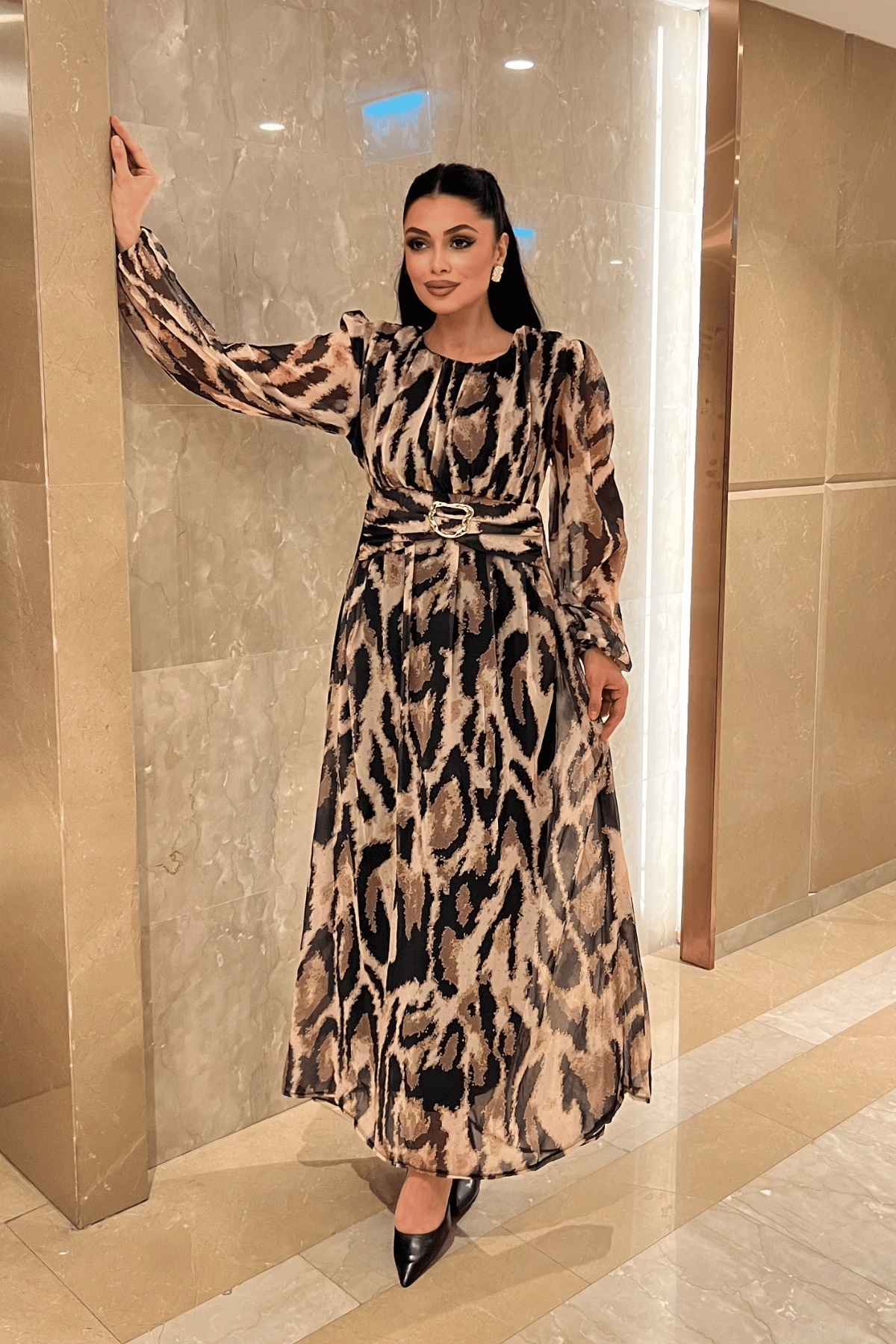 Şifon Kumaş Kemer Detaylı Maxi Elbise - KAHVERENGİ