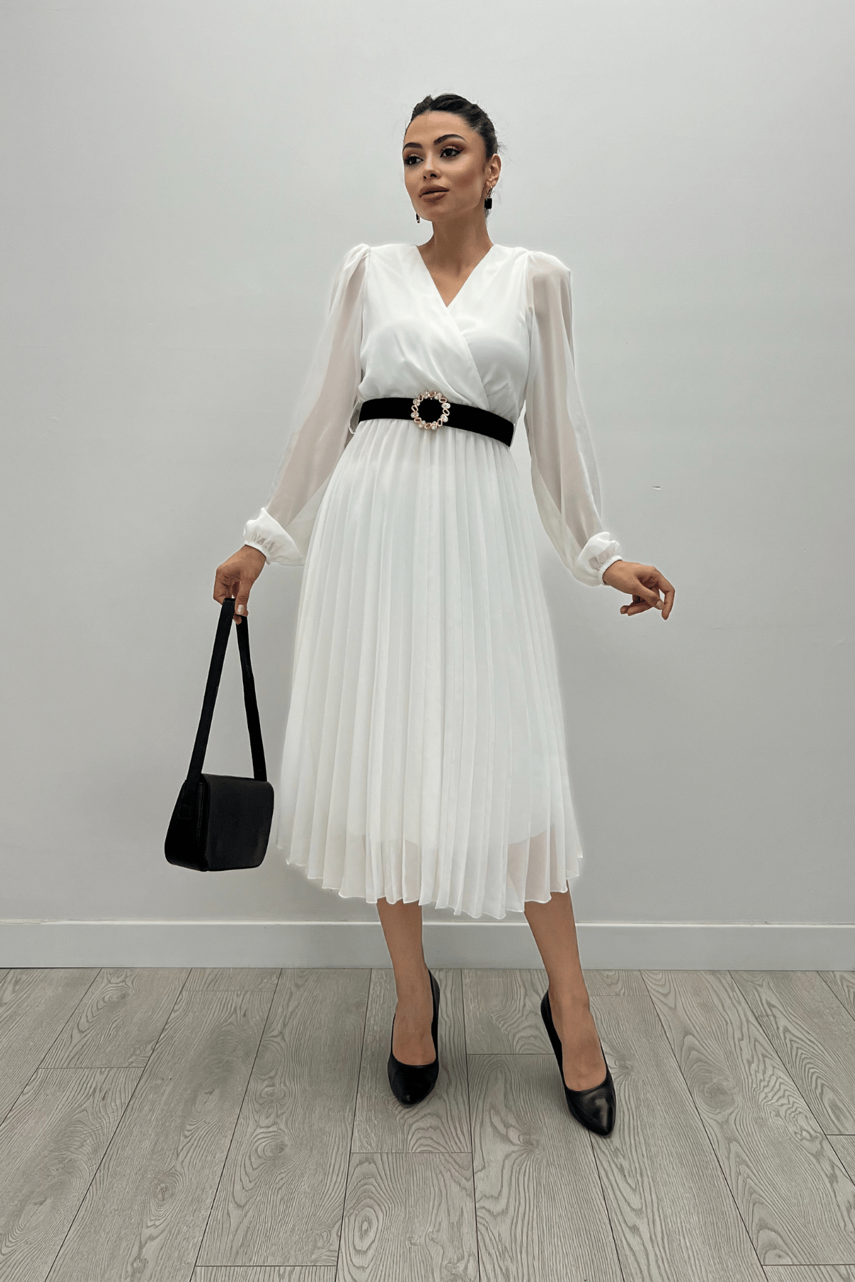 Şifon Kumaş Kruvaze Yaka Pliseli Elbise - BEYAZ