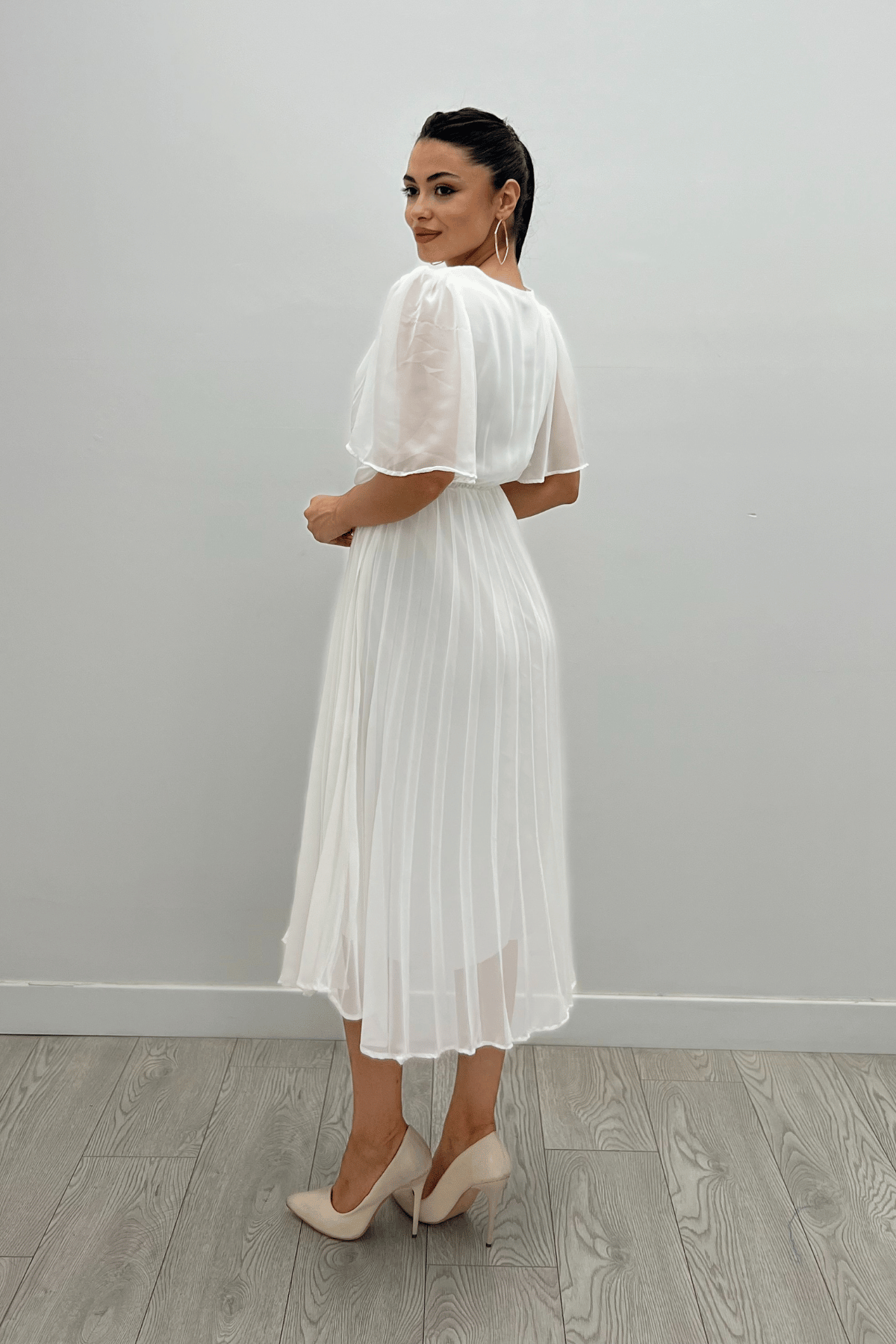 Şifon Kumaş Kruvaze Yaka Pliseli Midi Elbise - BEYAZ