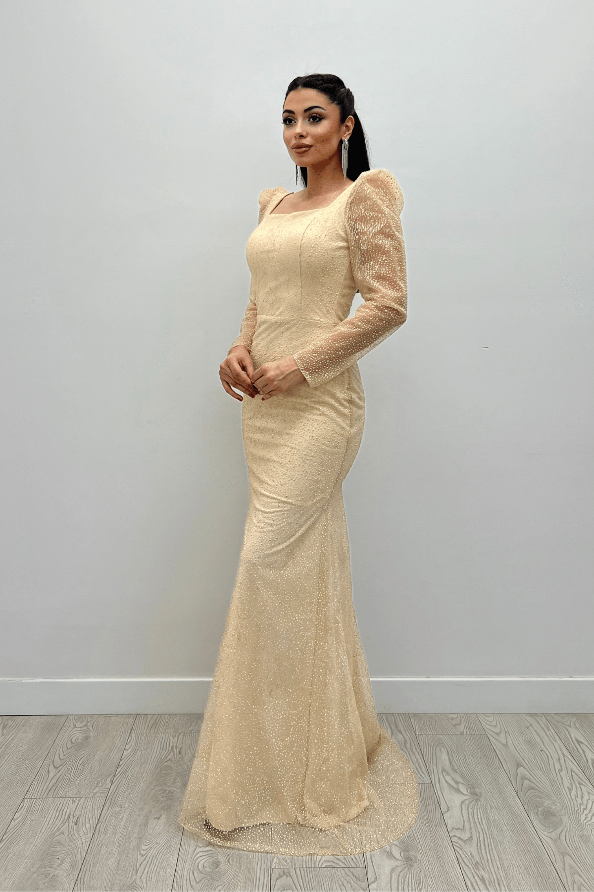 Simli Tül Kumaş Kare Yaka Balık Elbise - BEJ